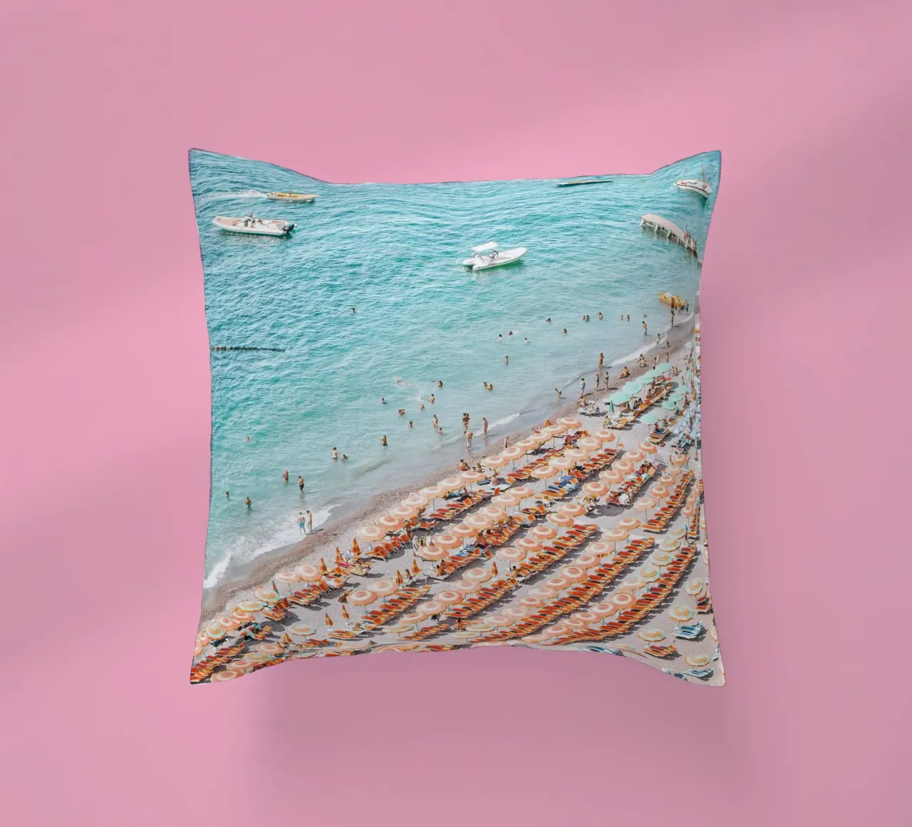 People on the Beach Positano Coastal Summer Scene cuscino da GraceDigitalArtCo