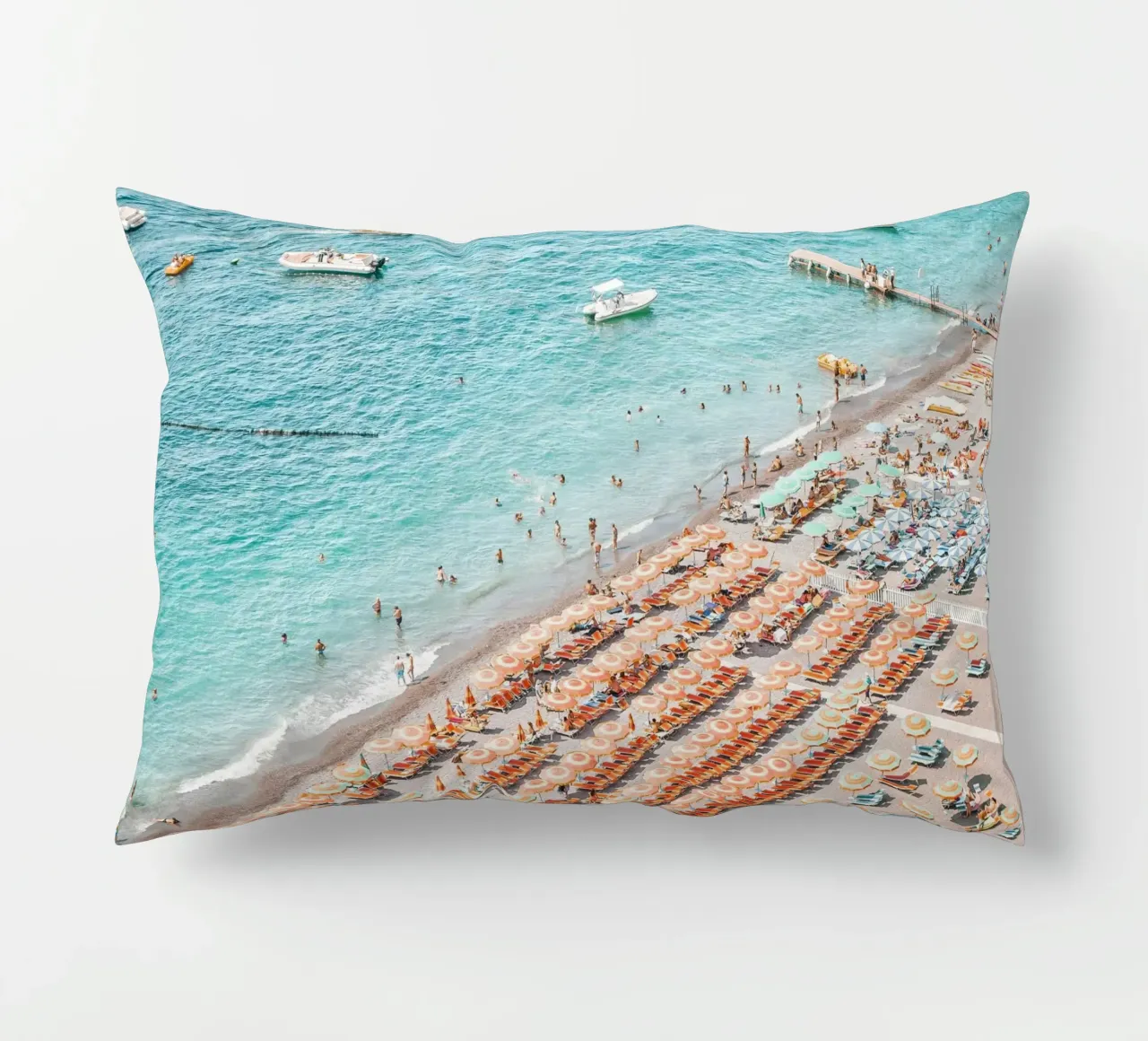 People on the Beach Positano Coastal Summer Scene cuscino da GraceDigitalArtCo