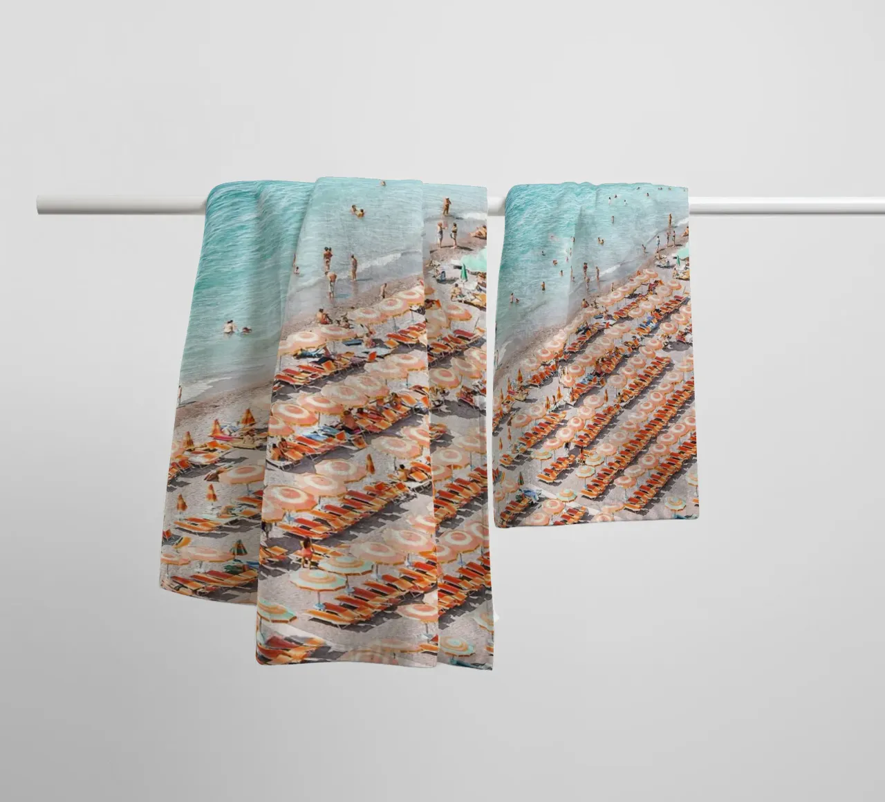 People on the Beach Positano Coastal Summer Scene toalla de baño de GraceDigitalArtCo