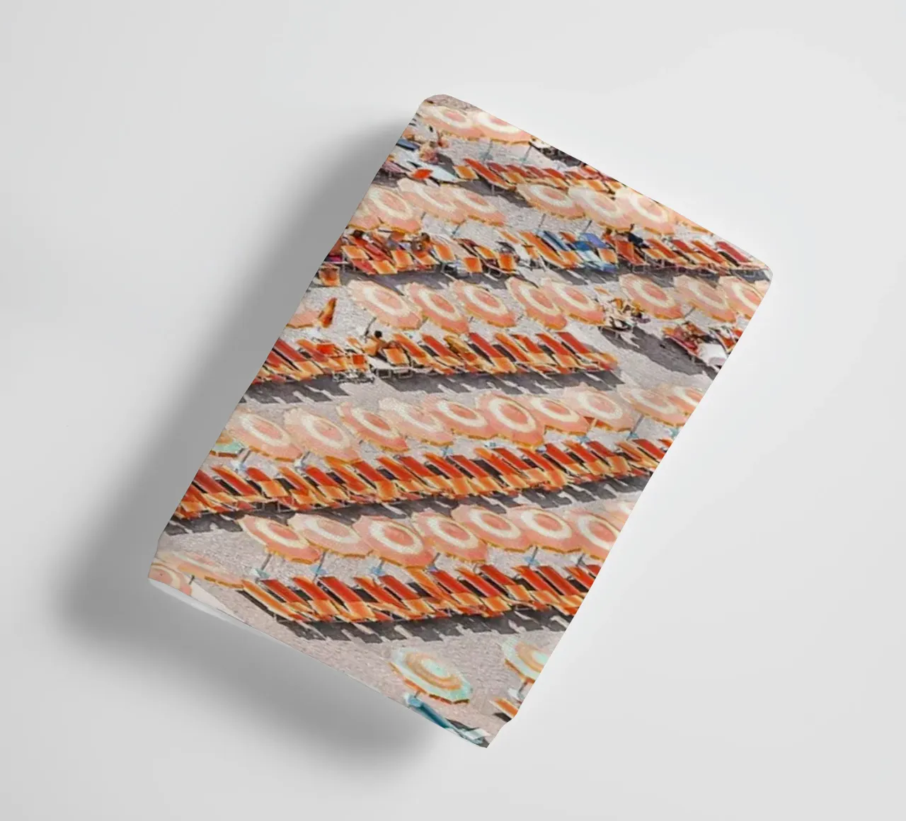 People on the Beach Positano Coastal Summer Scene toalla de baño de GraceDigitalArtCo