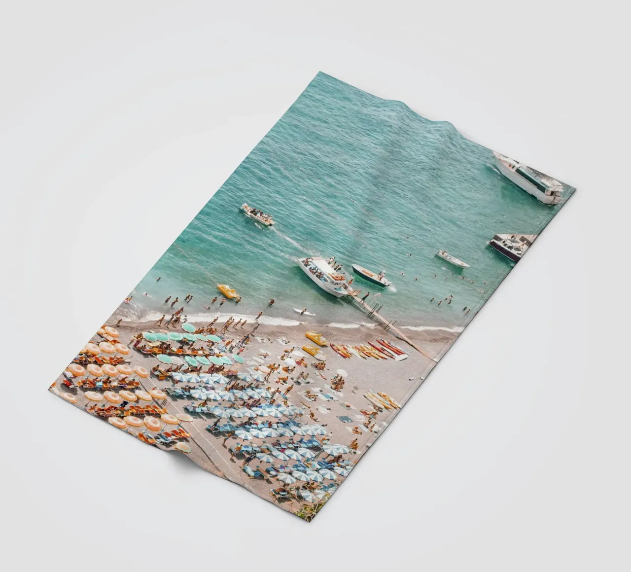 Colourful Beach Umbrellas Coastal Summer Vibes coperta in pile da GraceDigitalArtCo