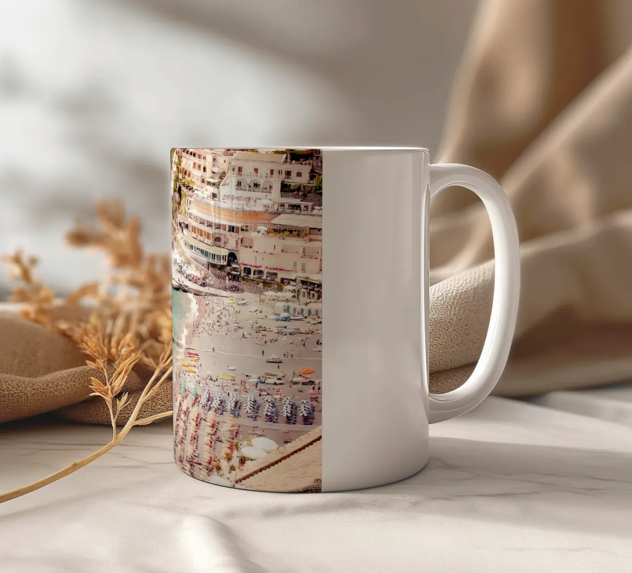 Positano Beach View - Summer coastal beach house art tazza in ceramica da GraceDigitalArtCo