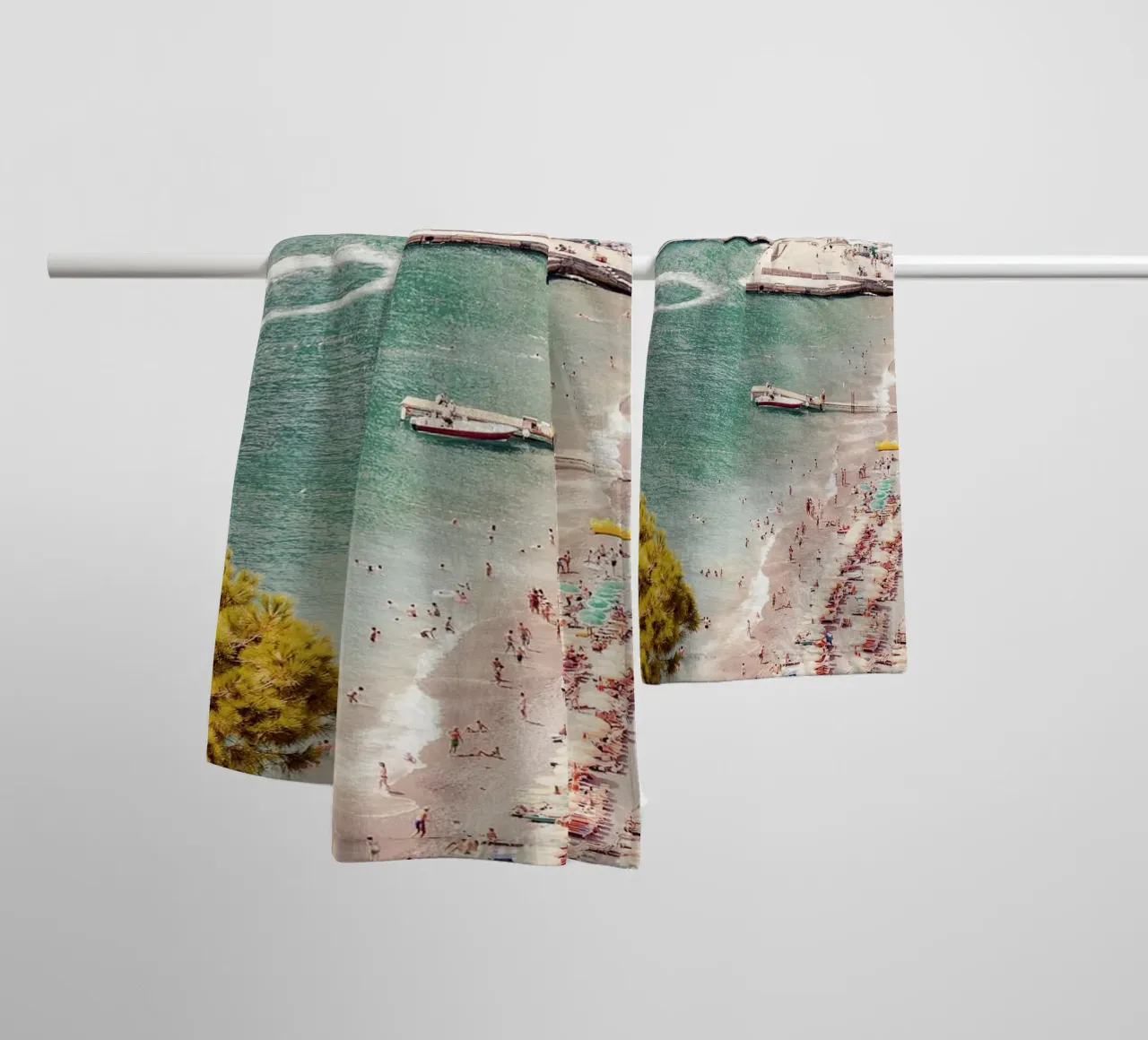Positano Beach View - Summer coastal beach house art asciugamano da bagno da GraceDigitalArtCo