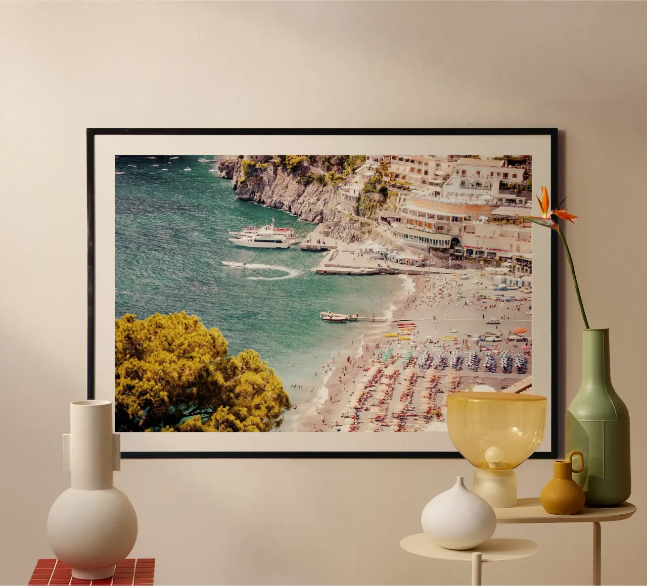 Positano Beach View - Summer coastal beach house art poster con marco de madera de GraceDigitalArtCo