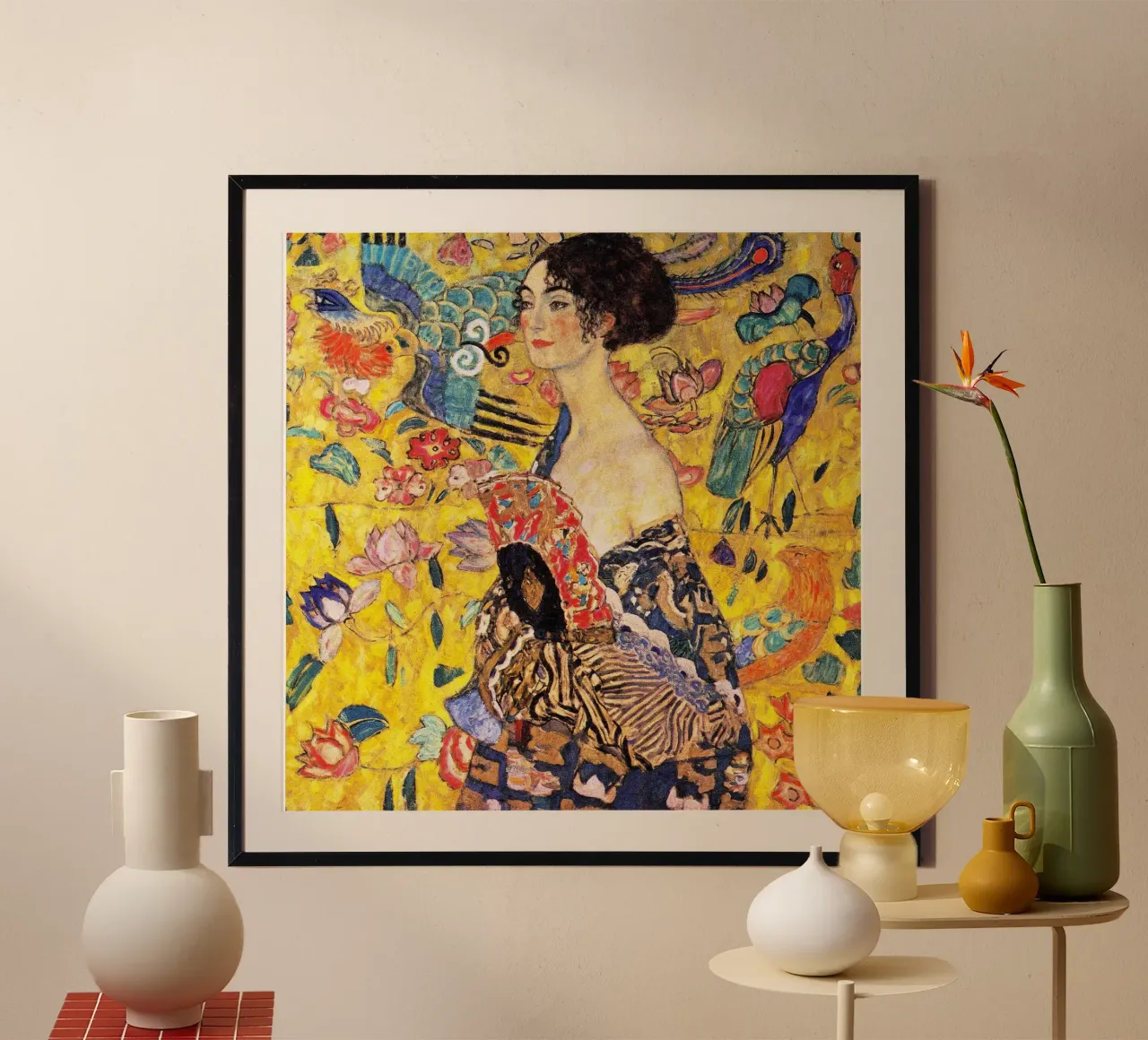 Signora con ventaglio - Gustav Klimt poster con telaio in legno da Show Art