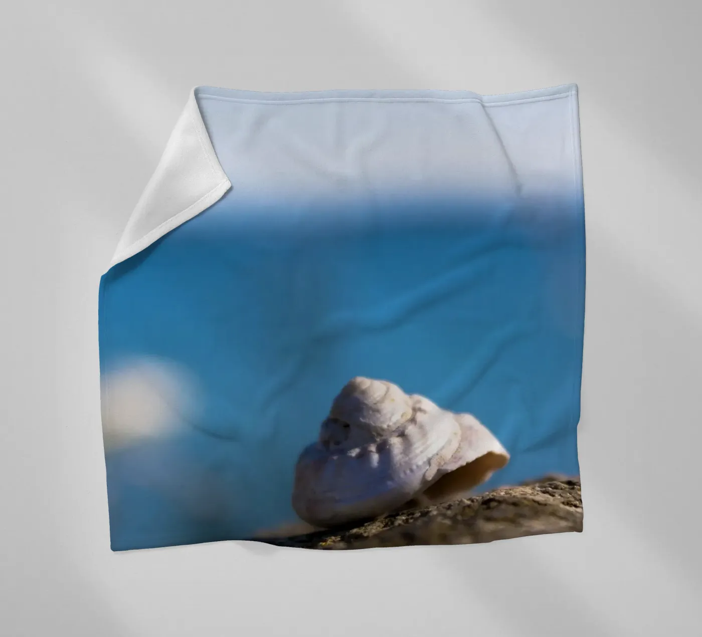 Pearly shells fleece blanket by MiniClic