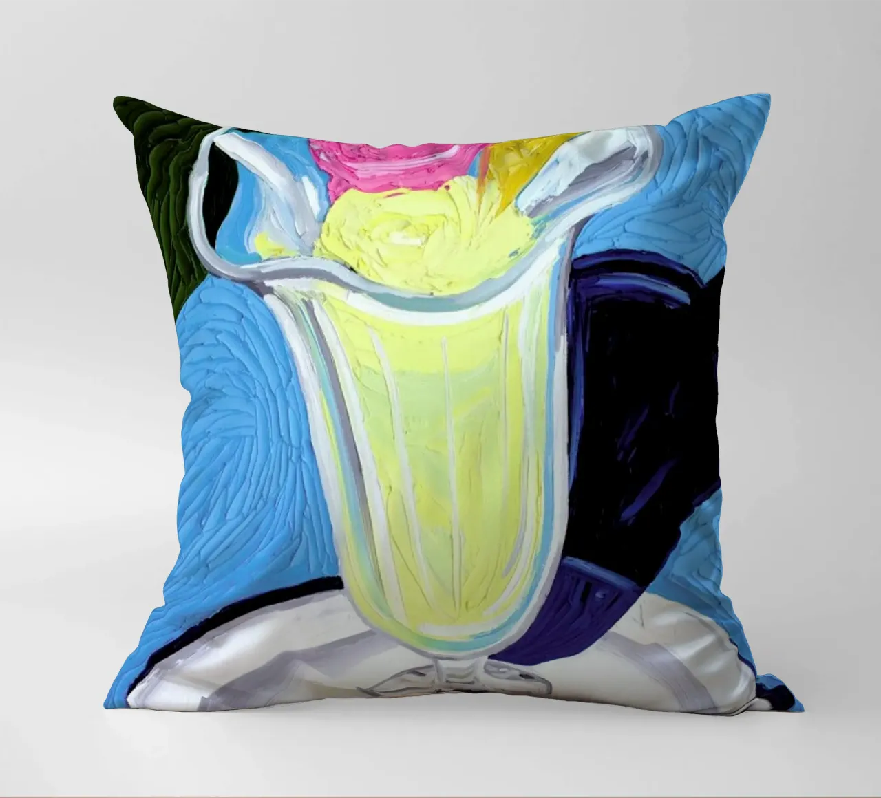 Raspberry And Vanilla Ice Cream In A Glass cuscino da Alice Straker