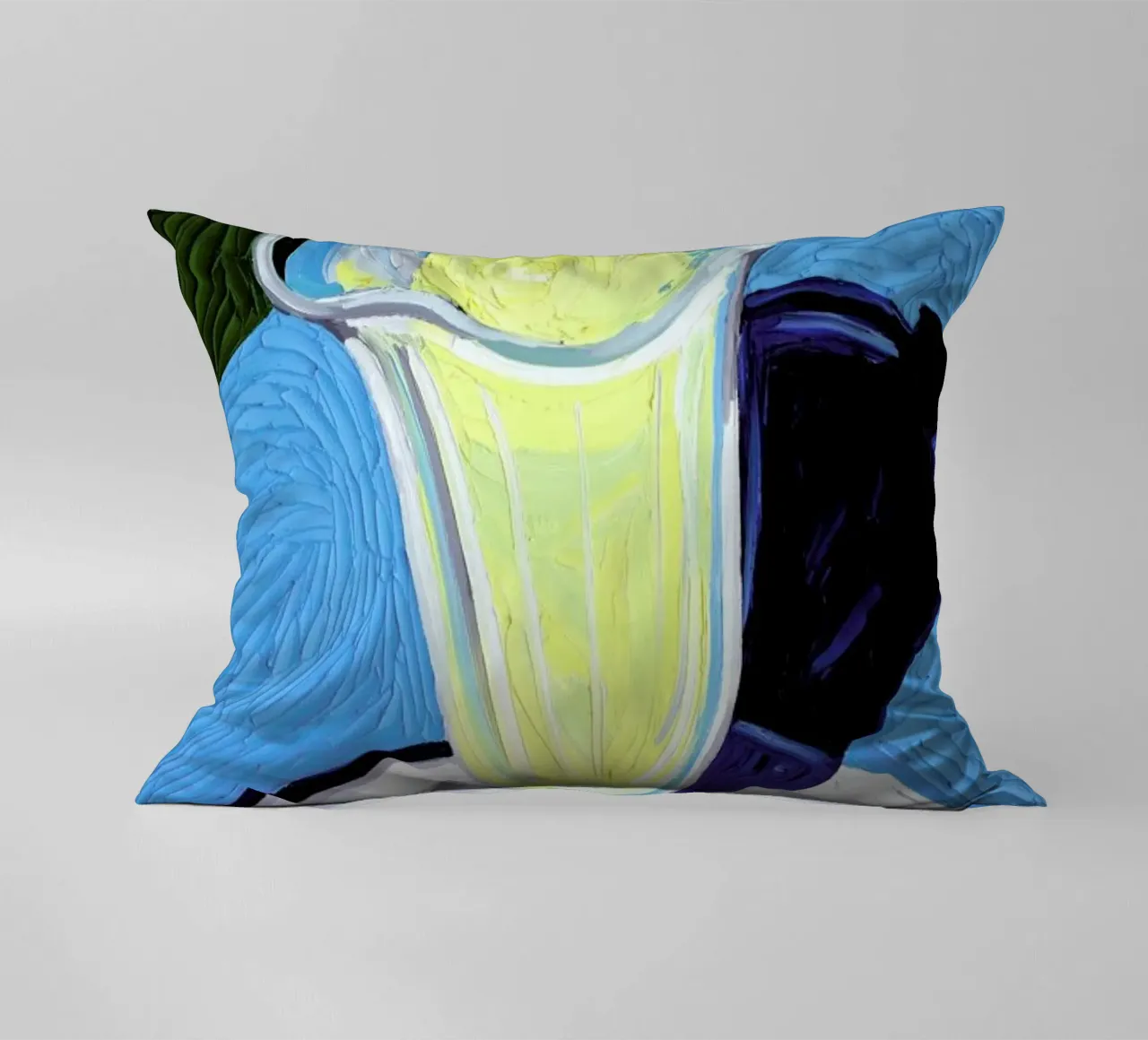 Raspberry And Vanilla Ice Cream In A Glass cuscino da Alice Straker