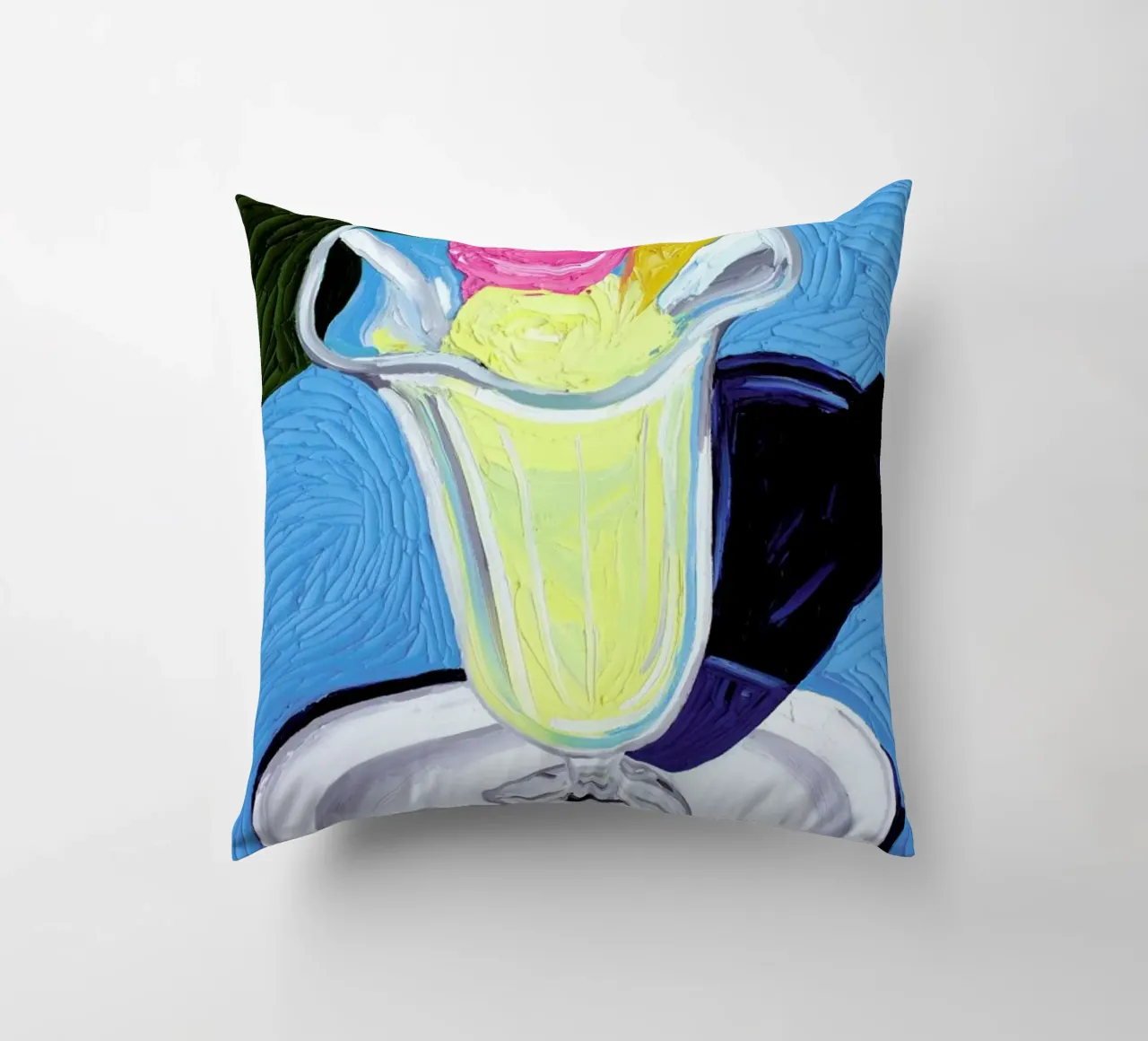 Raspberry And Vanilla Ice Cream In A Glass cuscino da Alice Straker