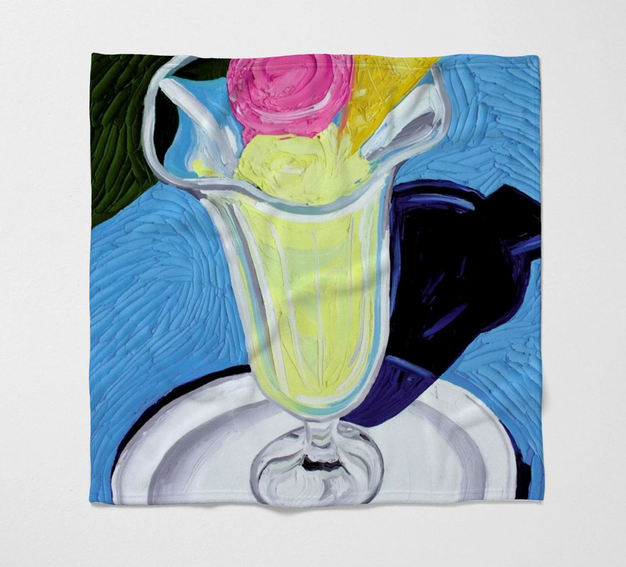 Raspberry And Vanilla Ice Cream In A Glass coperta in pile da Alice Straker