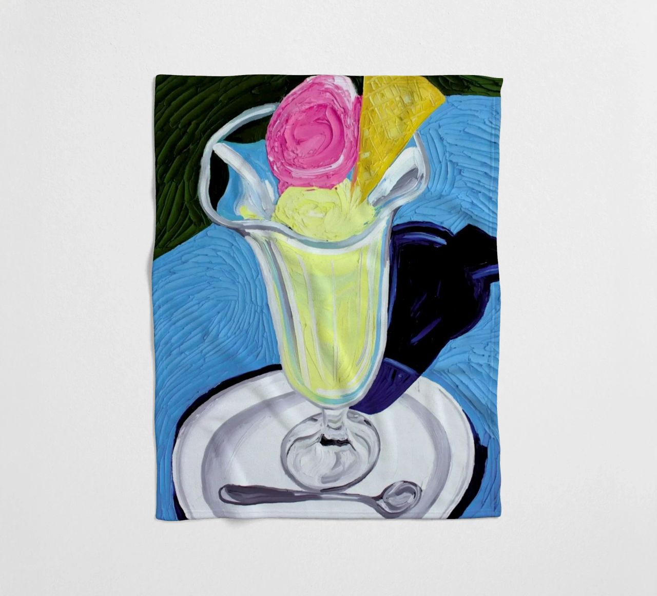 Raspberry And Vanilla Ice Cream In A Glass coperta in pile da Alice Straker