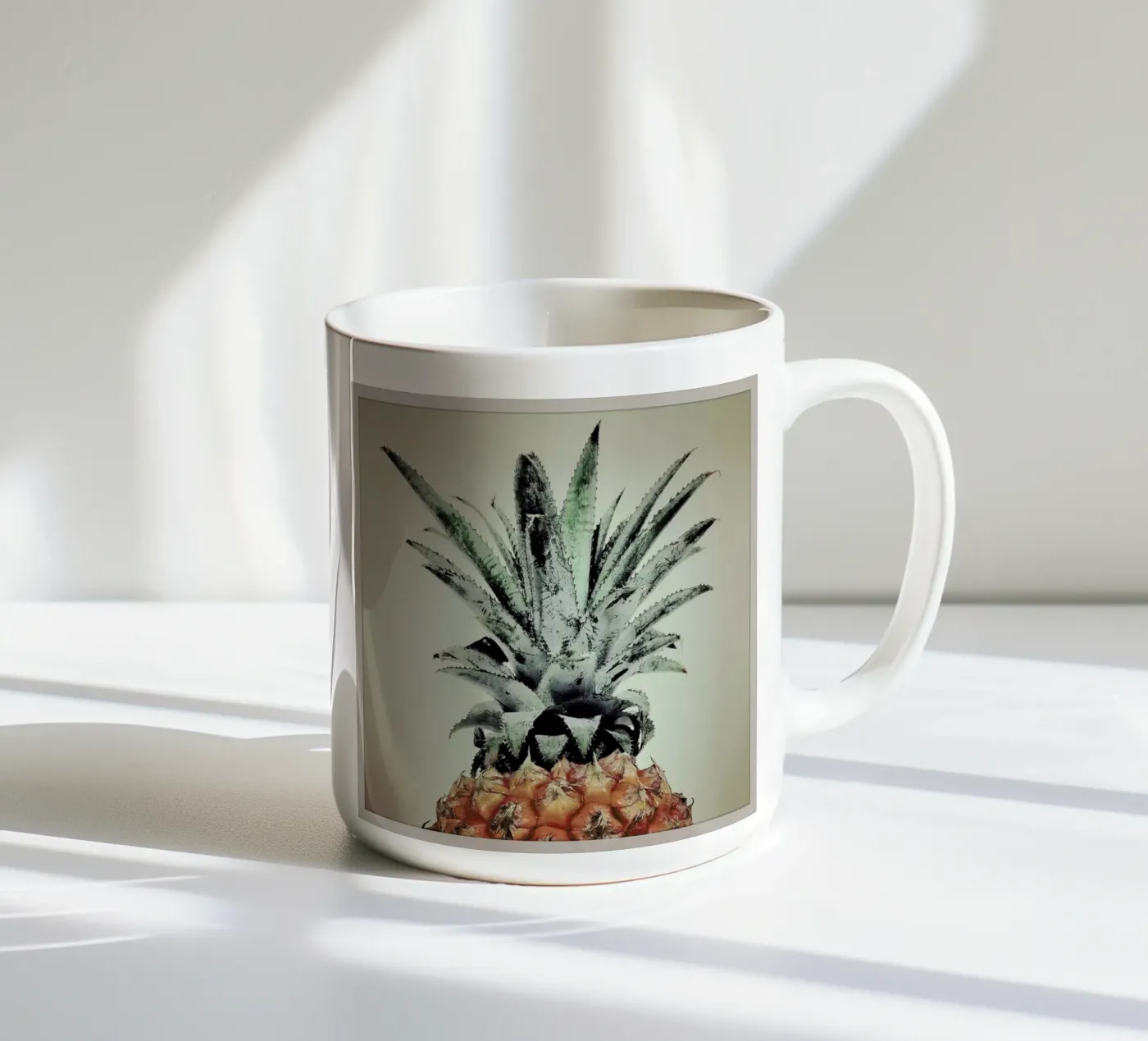 Pine Nutty Keramik Tasse von Ballack Art House