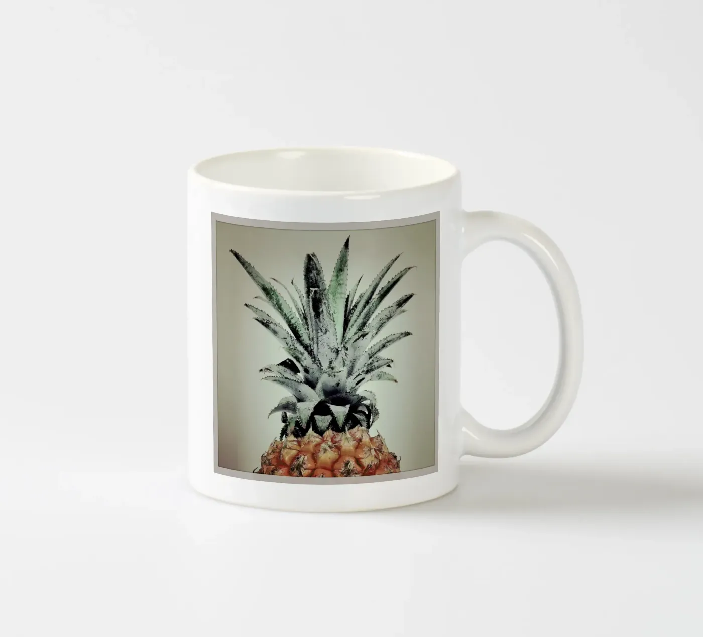 Pine Nutty Keramik Tasse von Ballack Art House