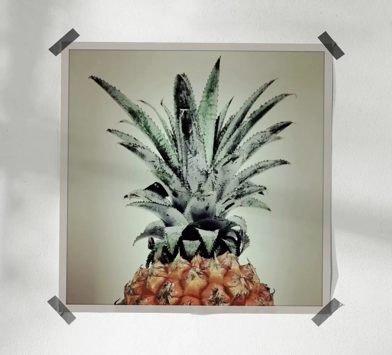 Pine Nutty poster con telaio in legno da Ballack Art House
