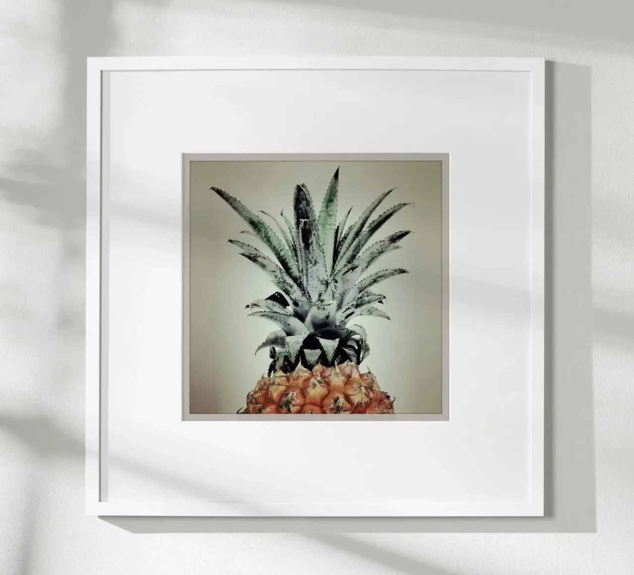 Pine Nutty poster con telaio in legno da Ballack Art House