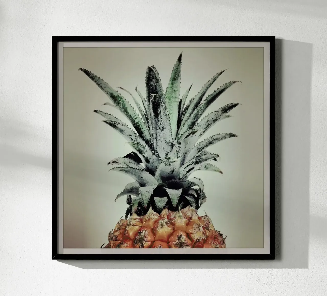 Pine Nutty poster con telaio in legno da Ballack Art House