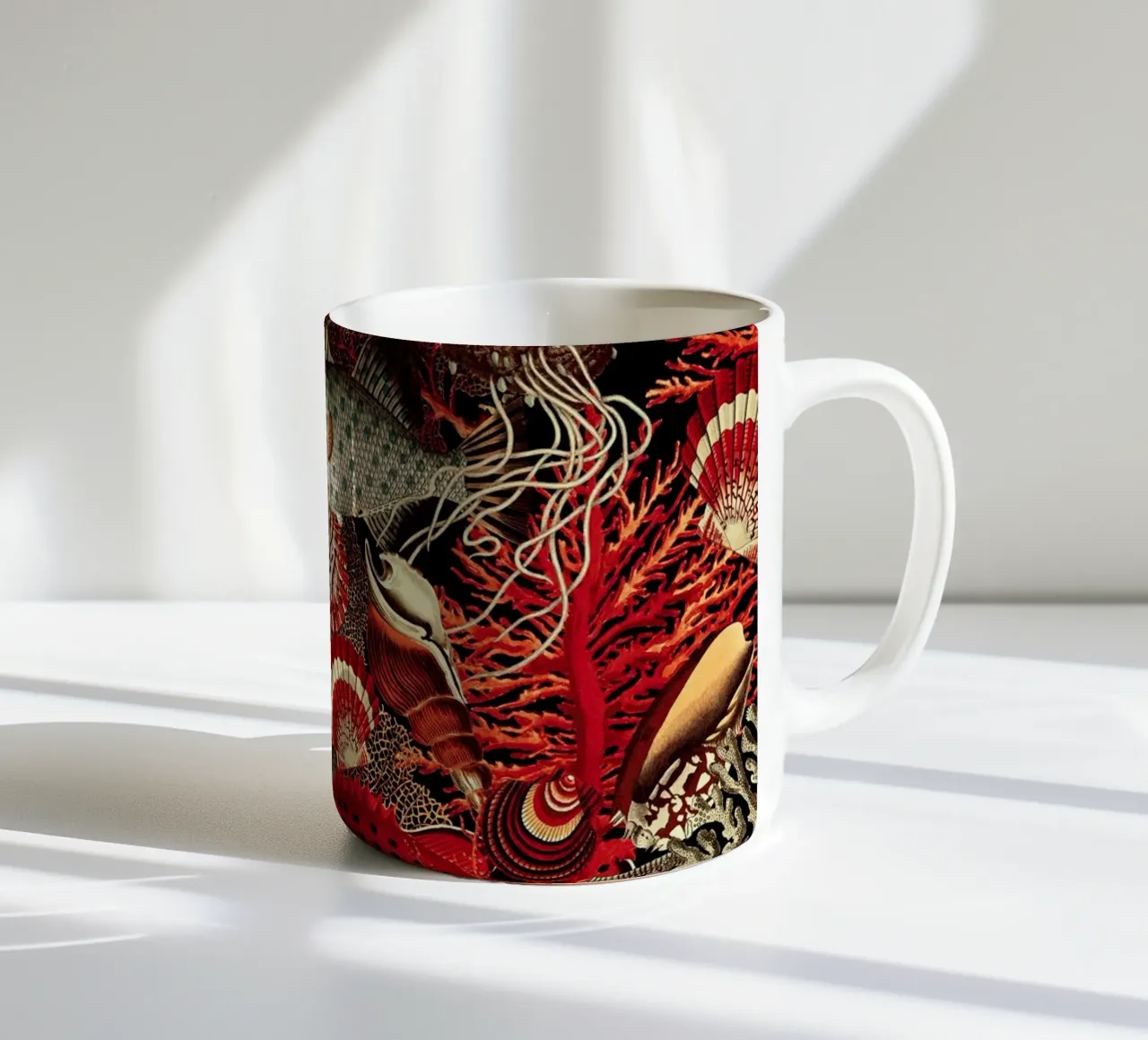 Fish and Corals I tazza in ceramica da burcukorkmazyurek