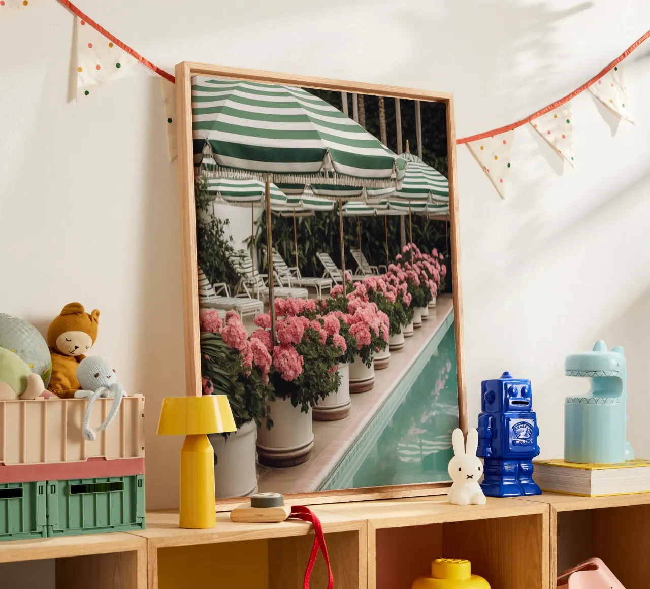 Striped Green and White Nostalgic Pool Art tela con Cornice a cassetta da GraceDigitalArtCo