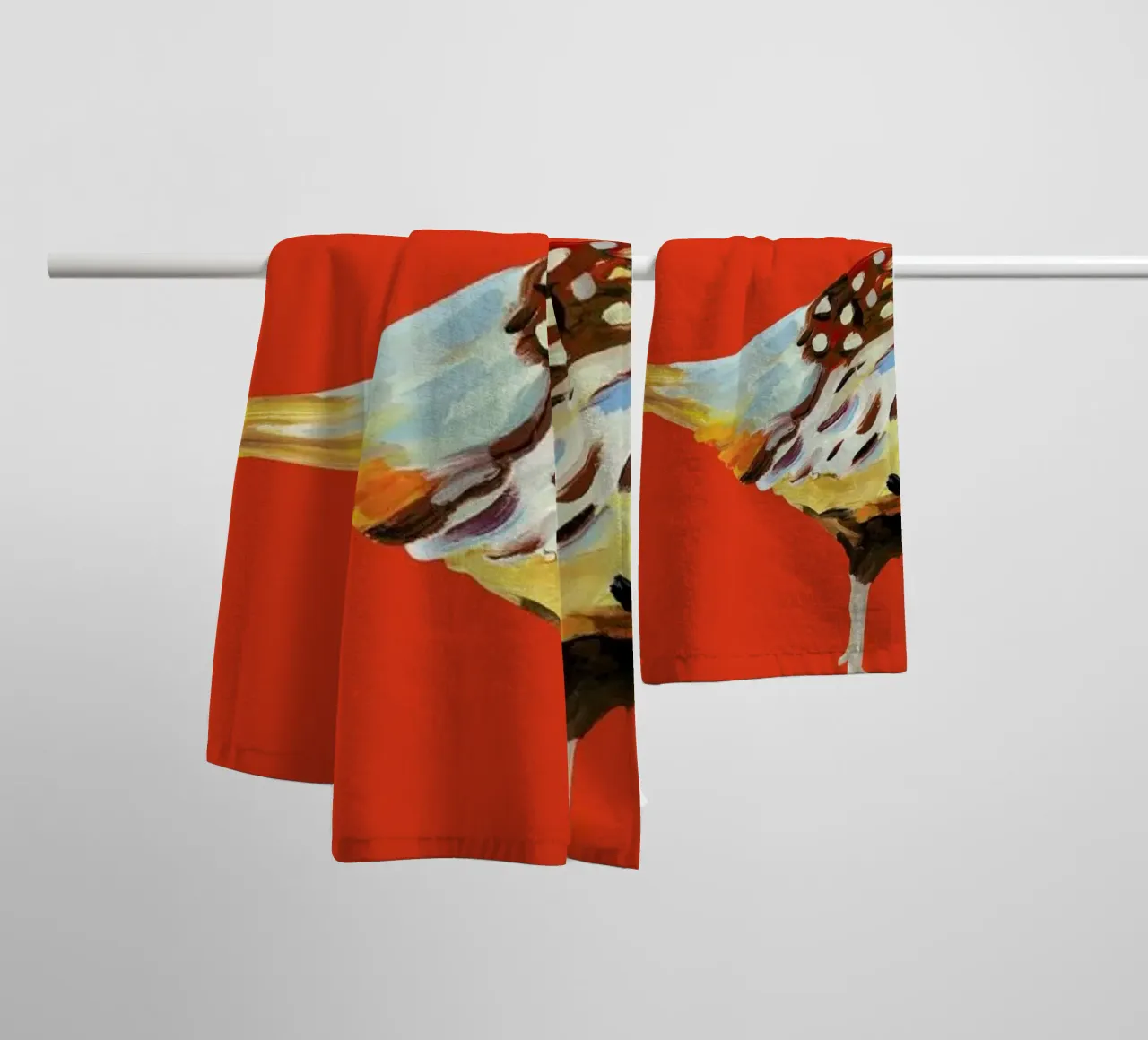 Strutting Pheasant On Orange asciugamano da bagno da Alice Straker