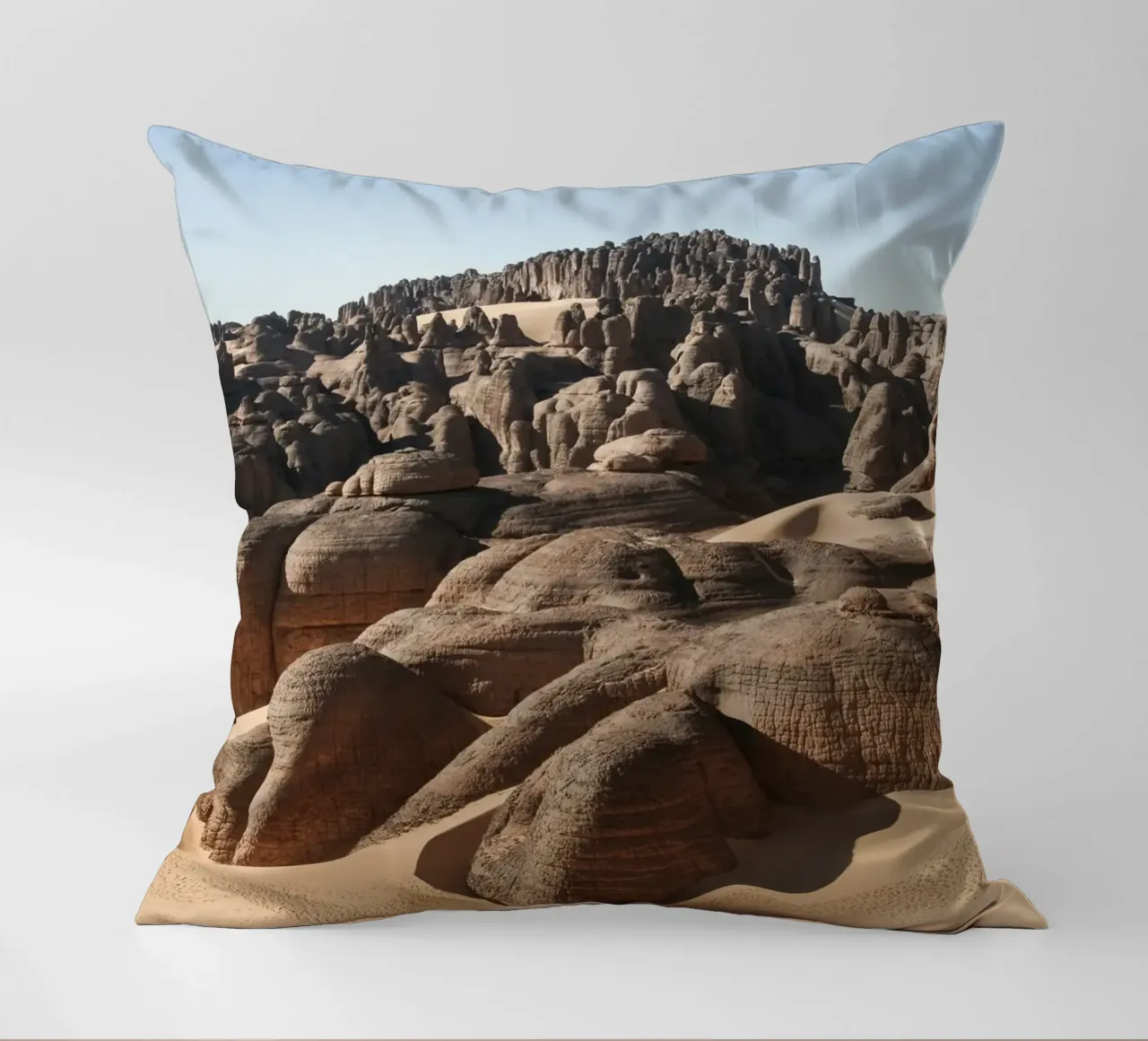 Rocks in the Sahara cuscino da photolovers