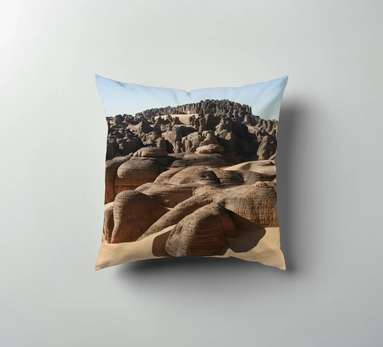 Rocks in the Sahara cuscino da photolovers