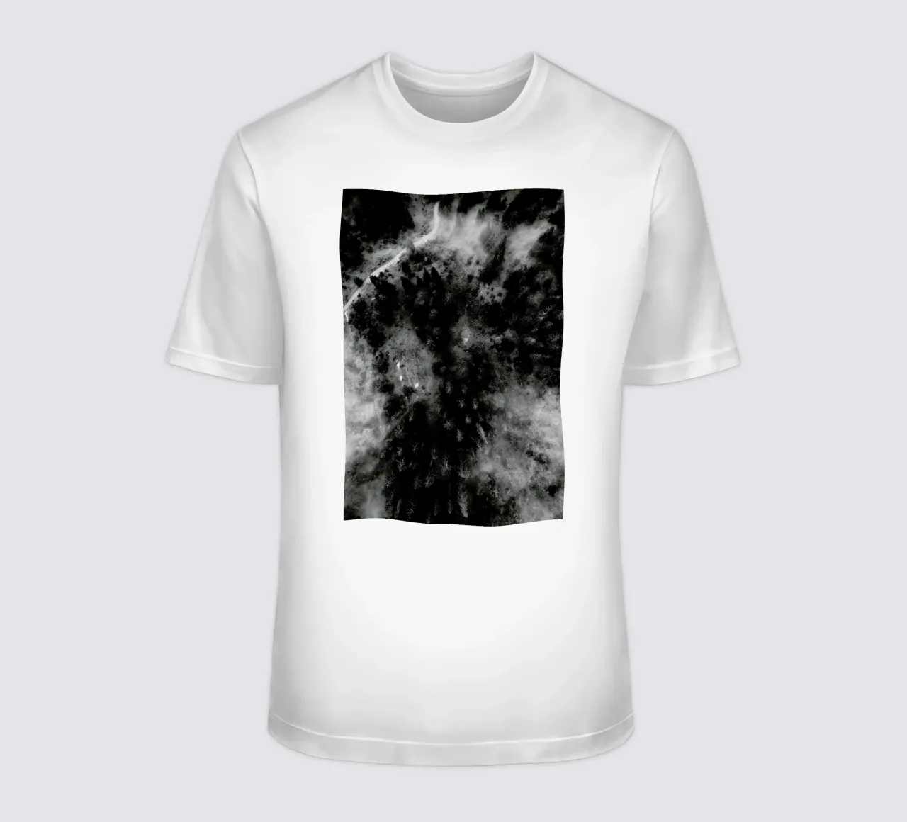 Tree Tops In The Clouds t-shirt da Sebastian Hilgetag