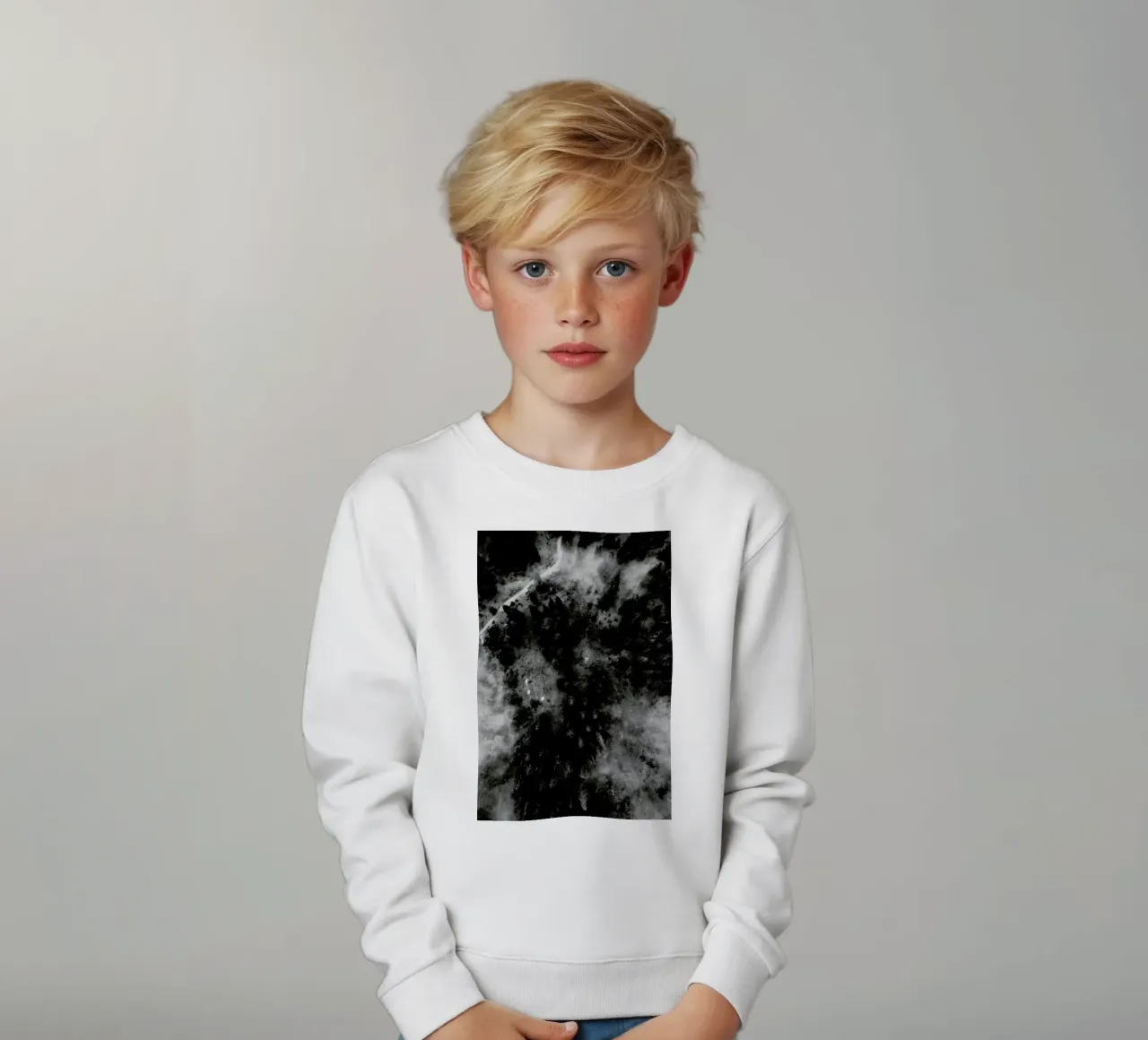 Tree Tops In The Clouds sudadera para niño de Sebastian Hilgetag