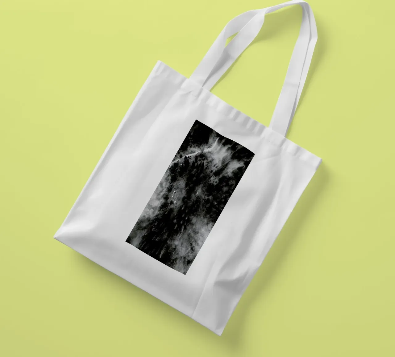 Tree Tops In The Clouds borsa in juta da Sebastian Hilgetag