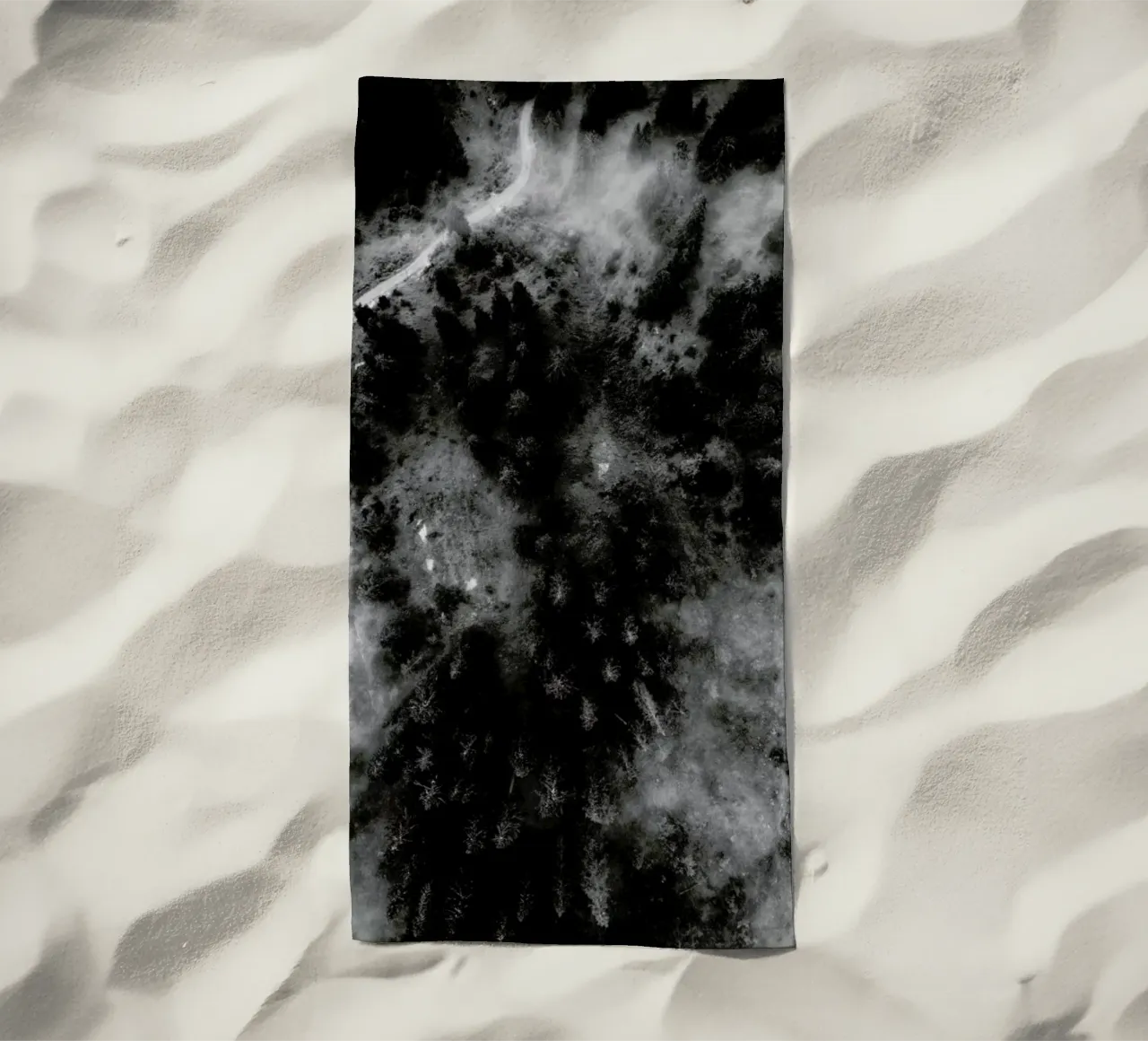Tree Tops In The Clouds serviette de plage de Sebastian Hilgetag