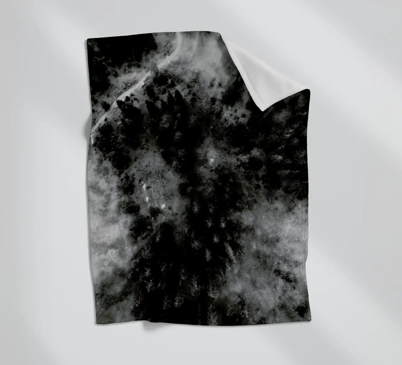 Tree Tops In The Clouds Fleecedecke von Sebastian Hilgetag
