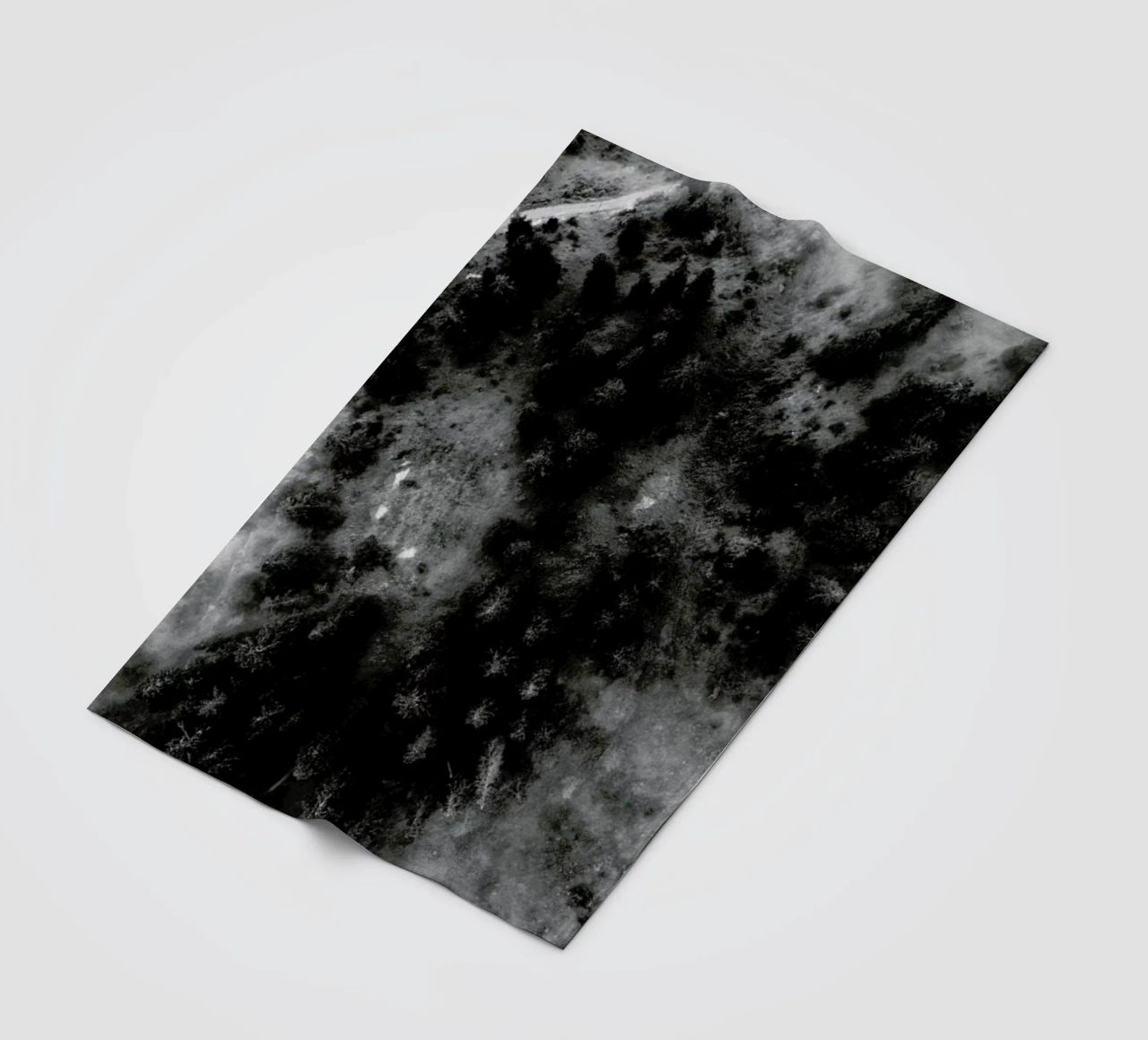 Tree Tops In The Clouds coperta in pile da Sebastian Hilgetag