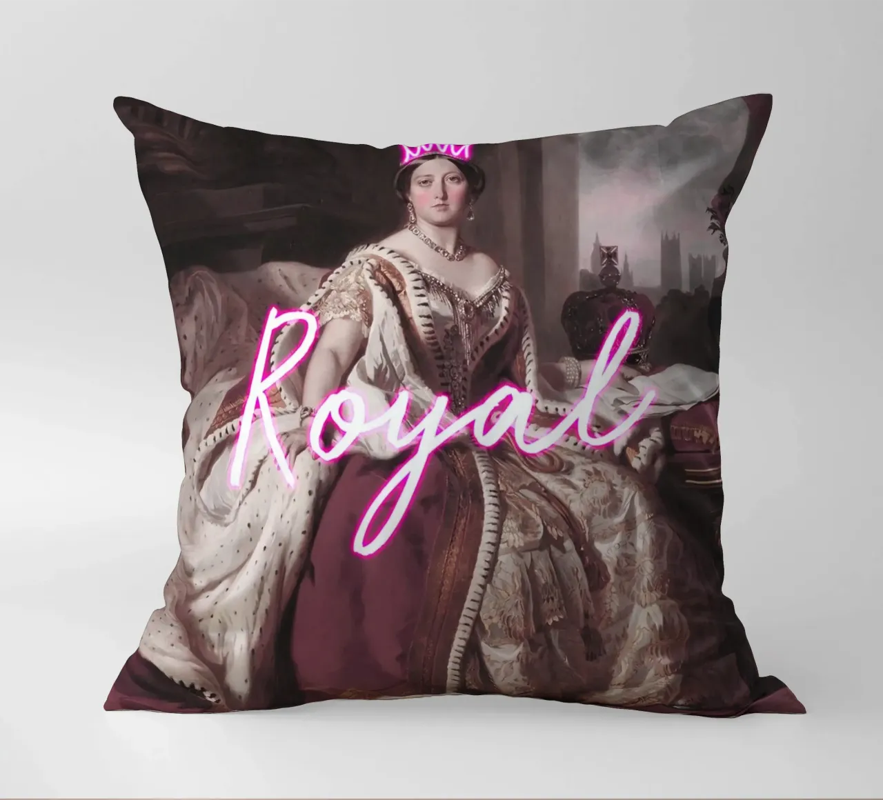 Queen Victoria Neon Crown and Text cuscino da GraceDigitalArtCo