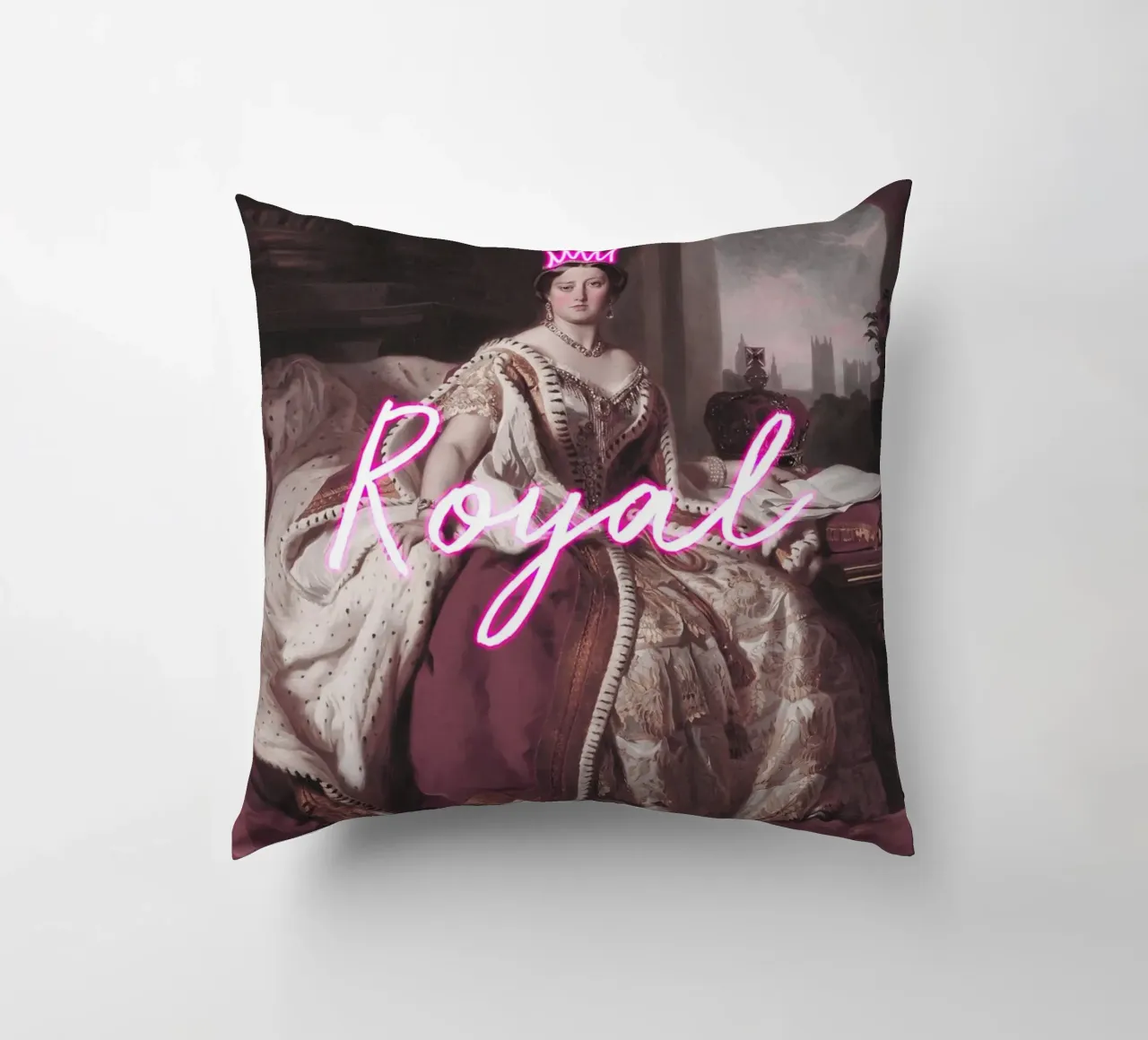Queen Victoria Neon Crown and Text cuscino da GraceDigitalArtCo