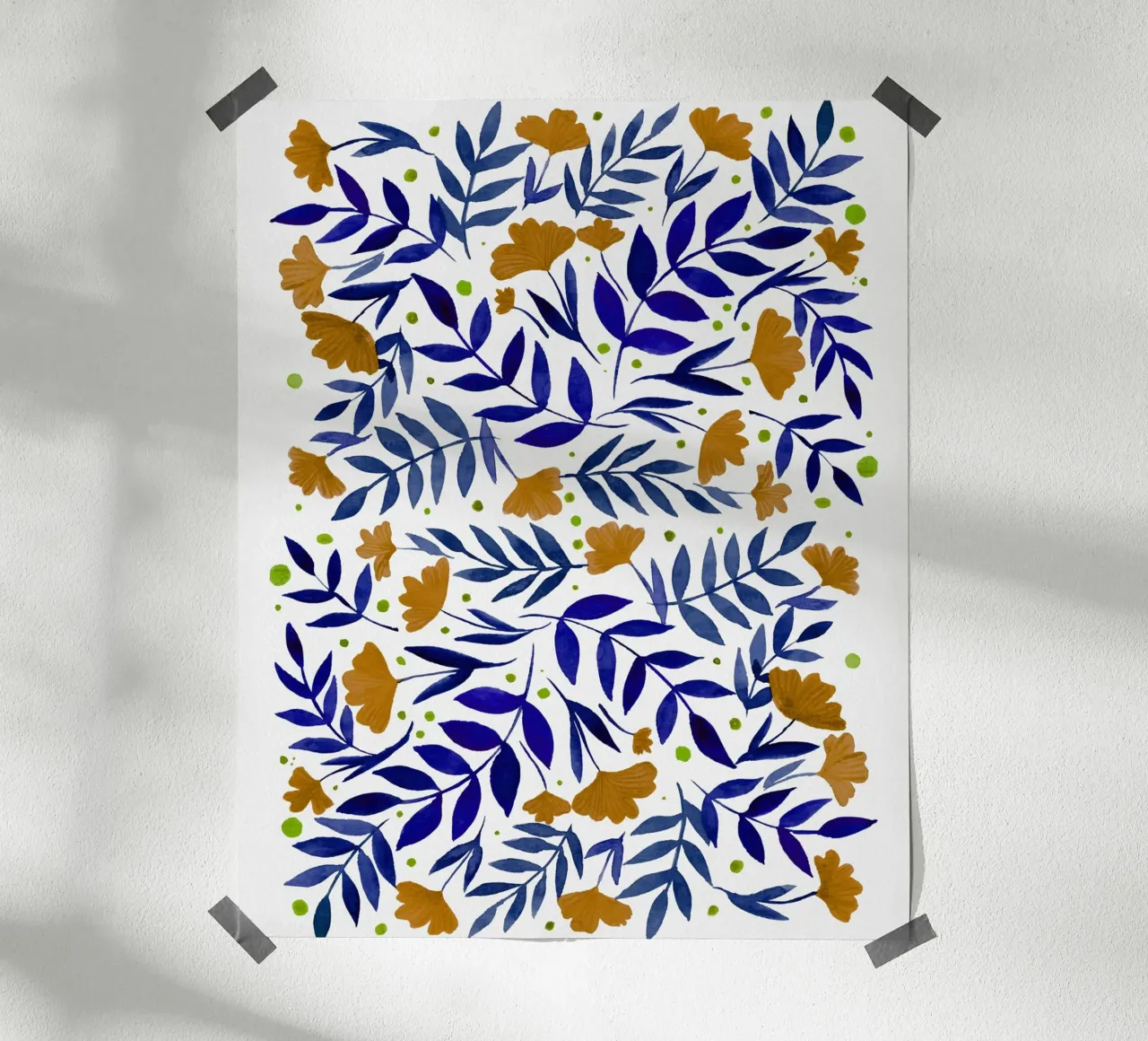 Foglie blu e fiori arancioni poster con telaio in alluminio da Angela Minca