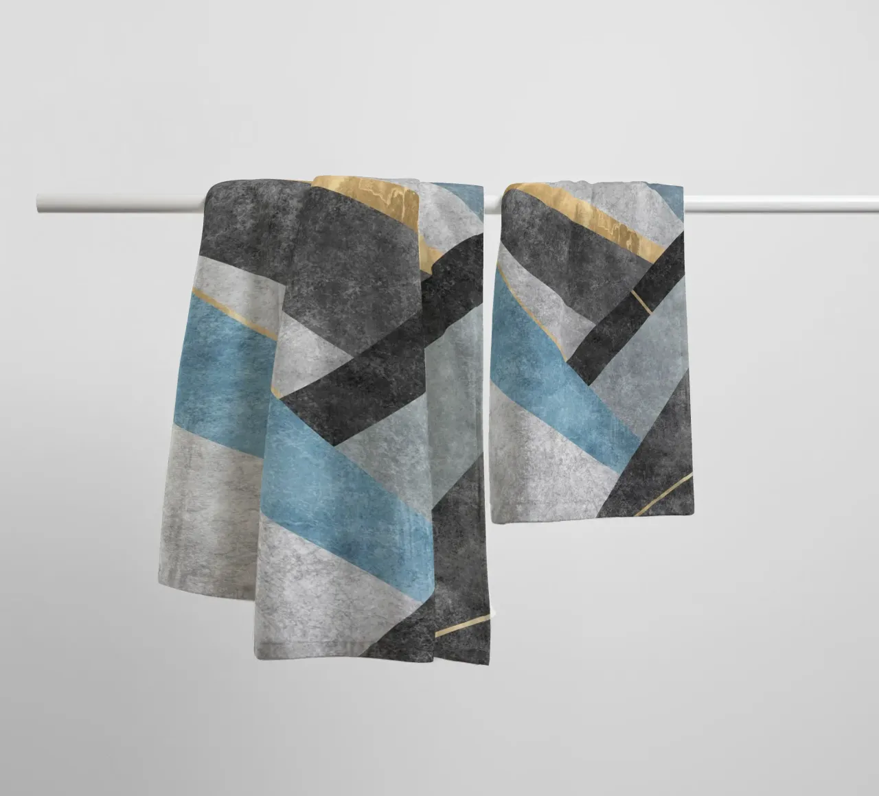 abstract art blue square asciugamano da bagno da vintageshop