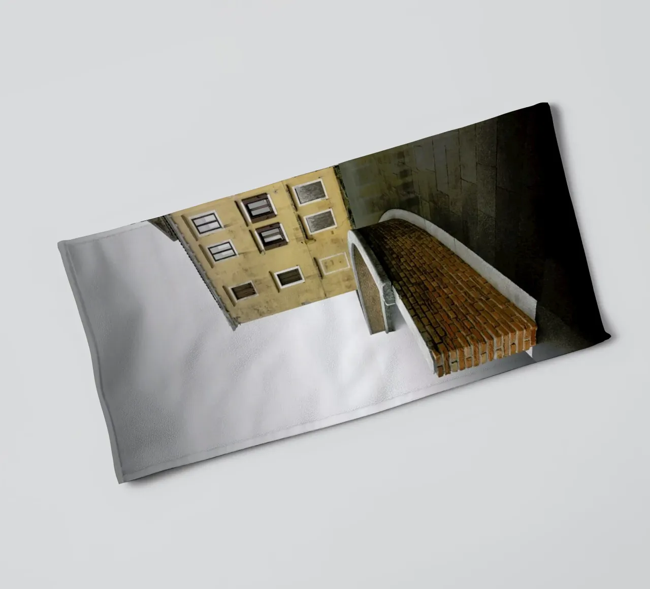 Incognito Tornanti asciugamano da bagno da Håggard Photography | Ronny Behnert