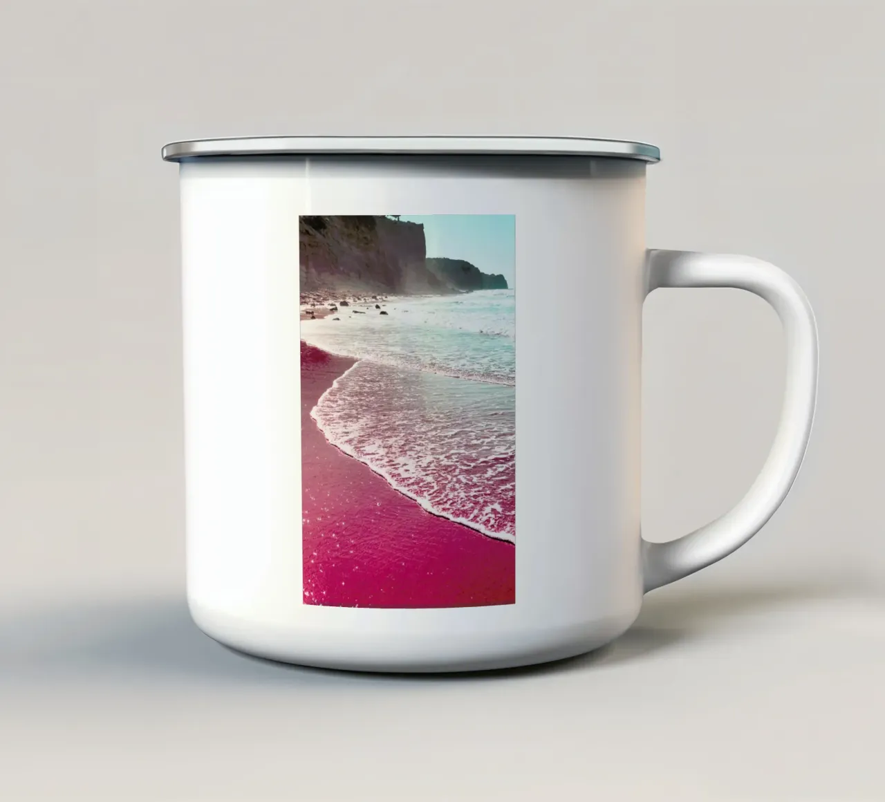 Is This Real? tazza in smalto da Sebastian Hilgetag