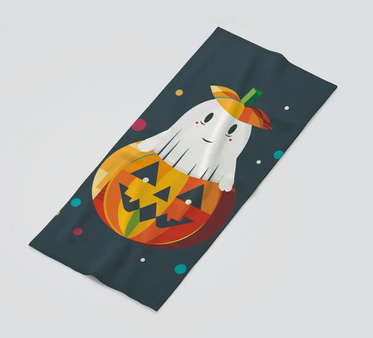 Allegro fantasma di Halloween in una zucca - motivo autunnale colorato telo mare da namosh