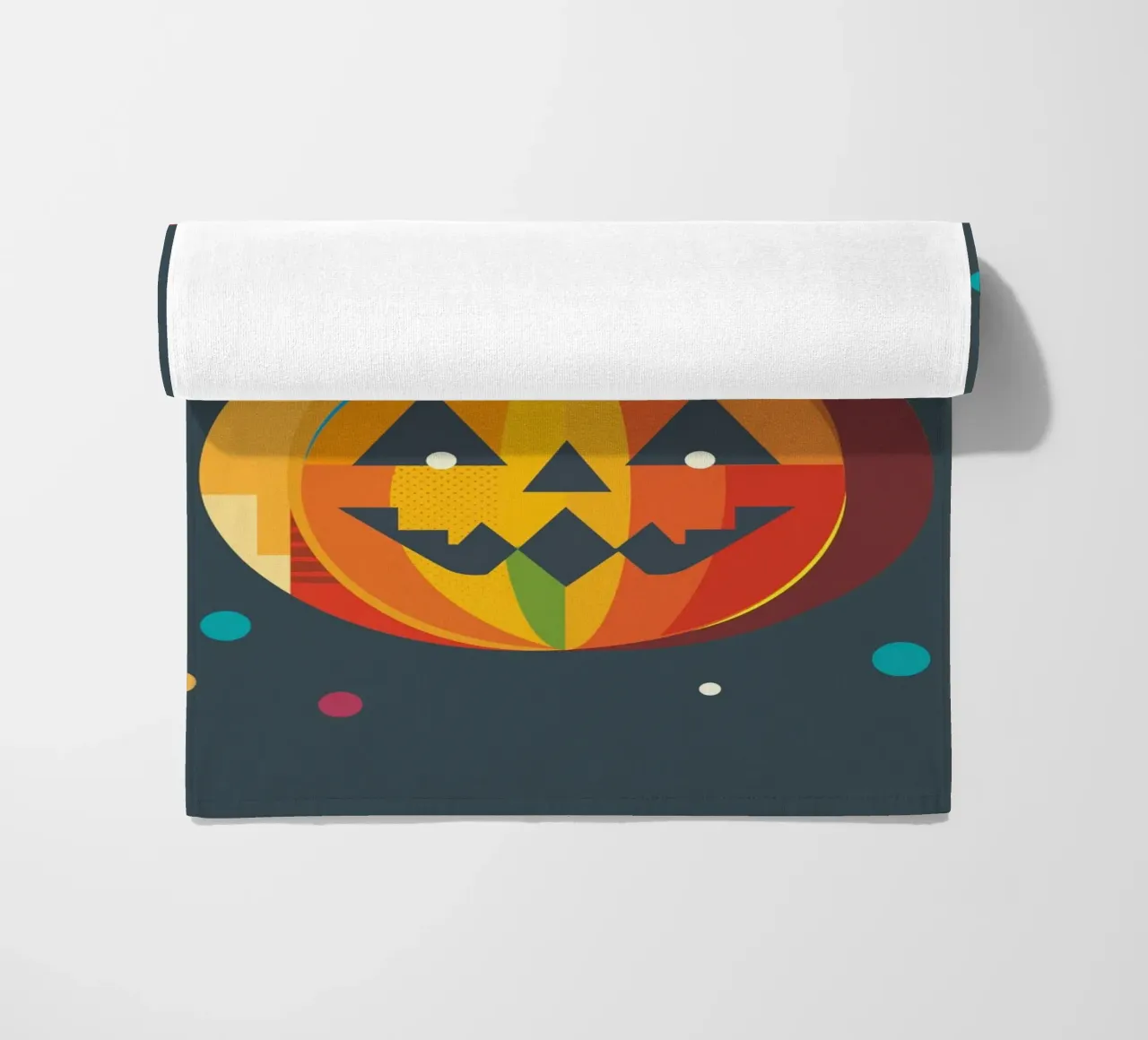 Allegro fantasma di Halloween in una zucca - motivo autunnale colorato telo mare da namosh