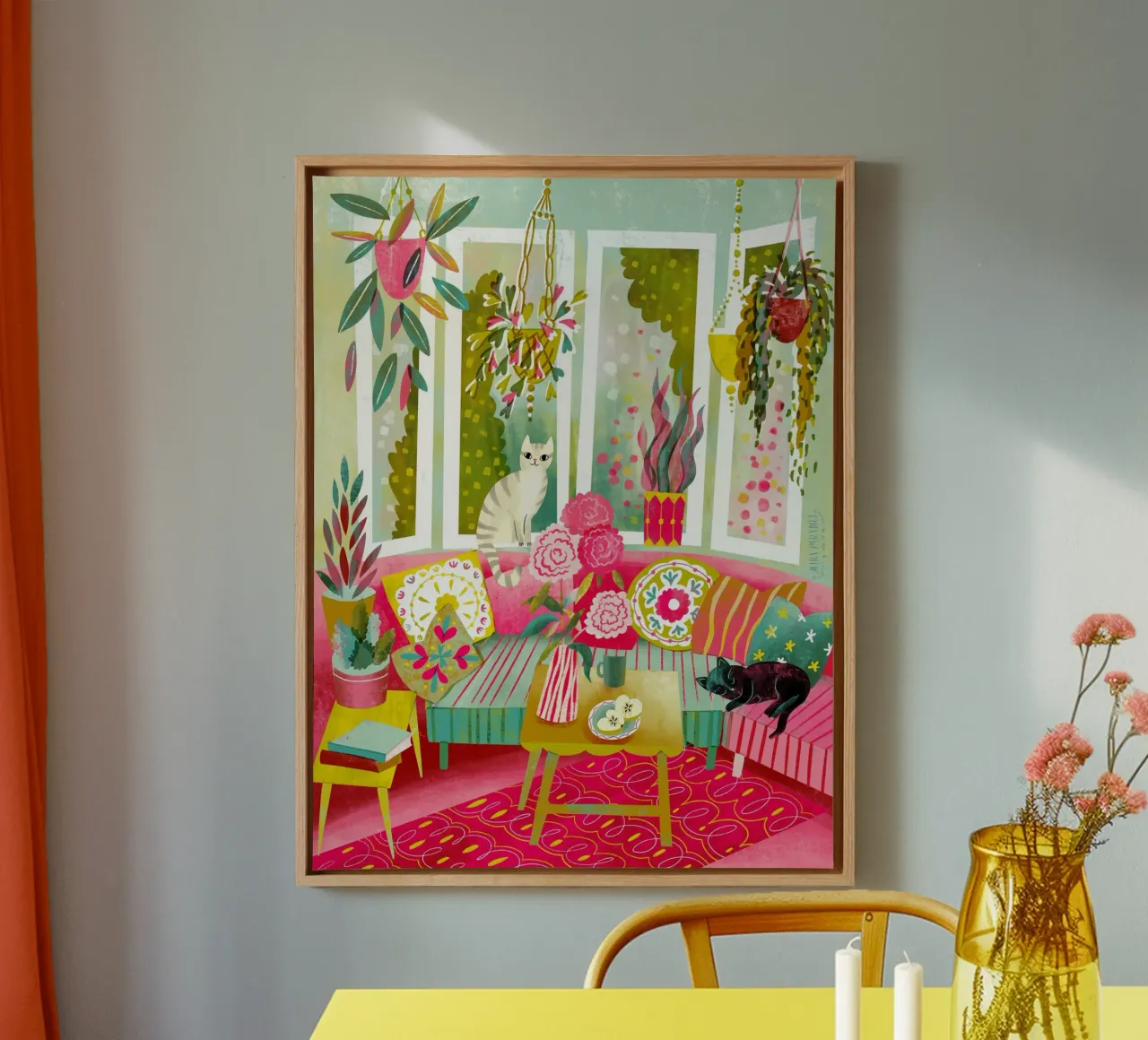 Interno bohémien Cuscini colorati e due gatti tela con Cornice a cassetta da MiraParadies