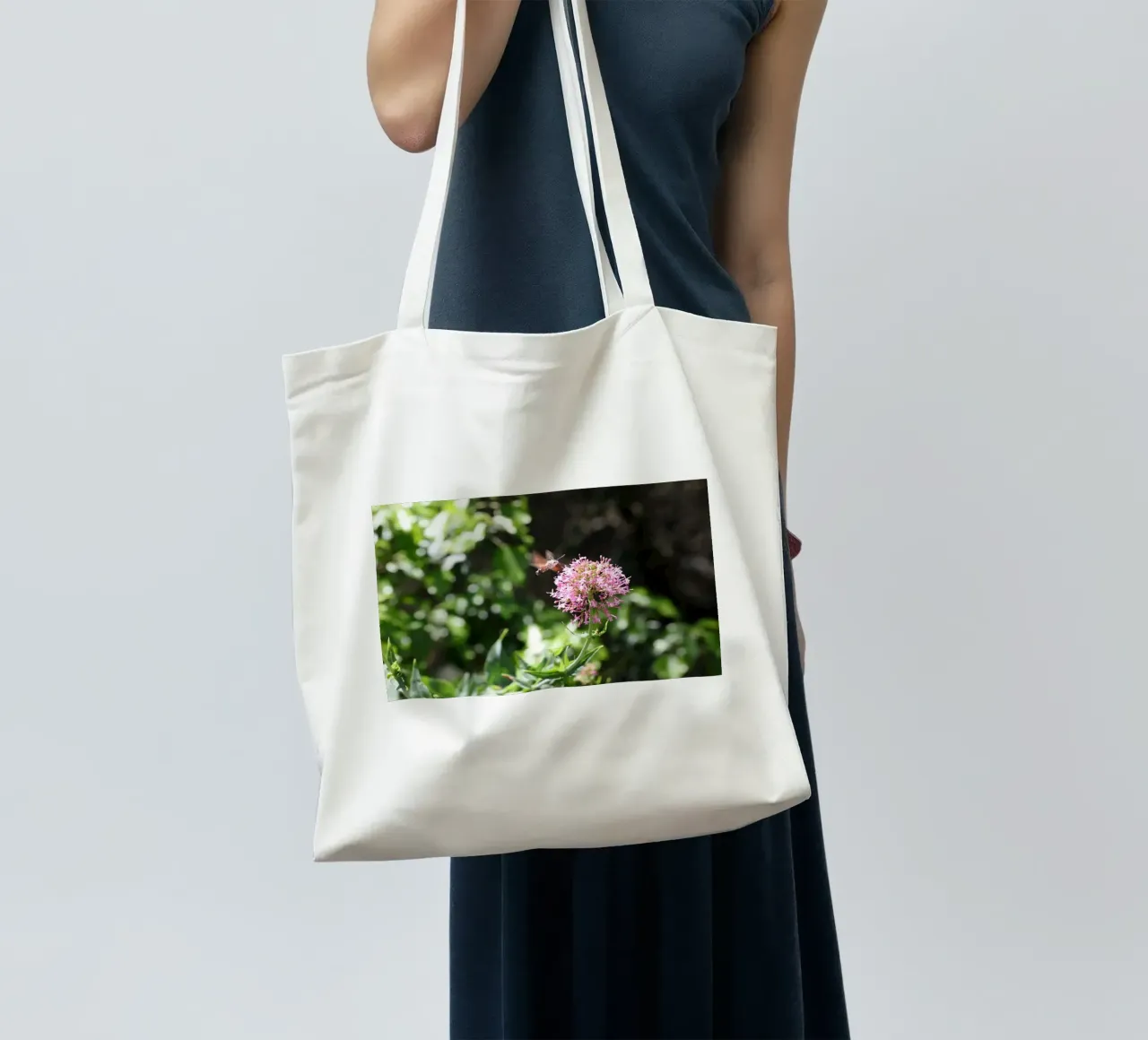 Il fiore e la farfalla borsa in juta da Alexandra Joseph Fotomomente