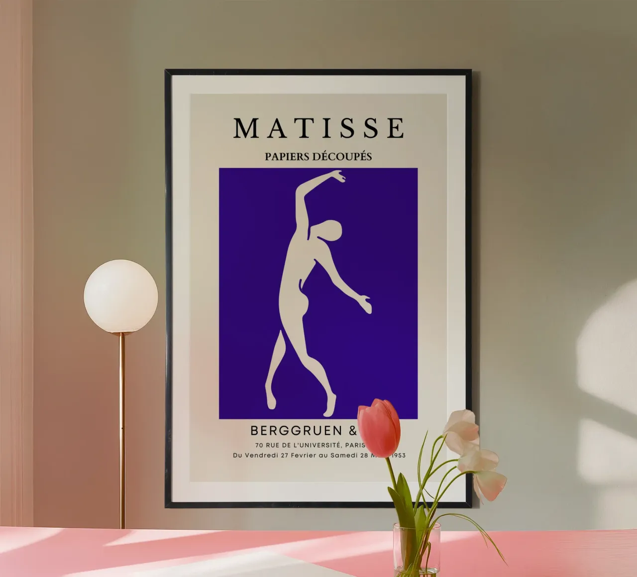eine weibliche Figur tanzt Poster von sazkia art