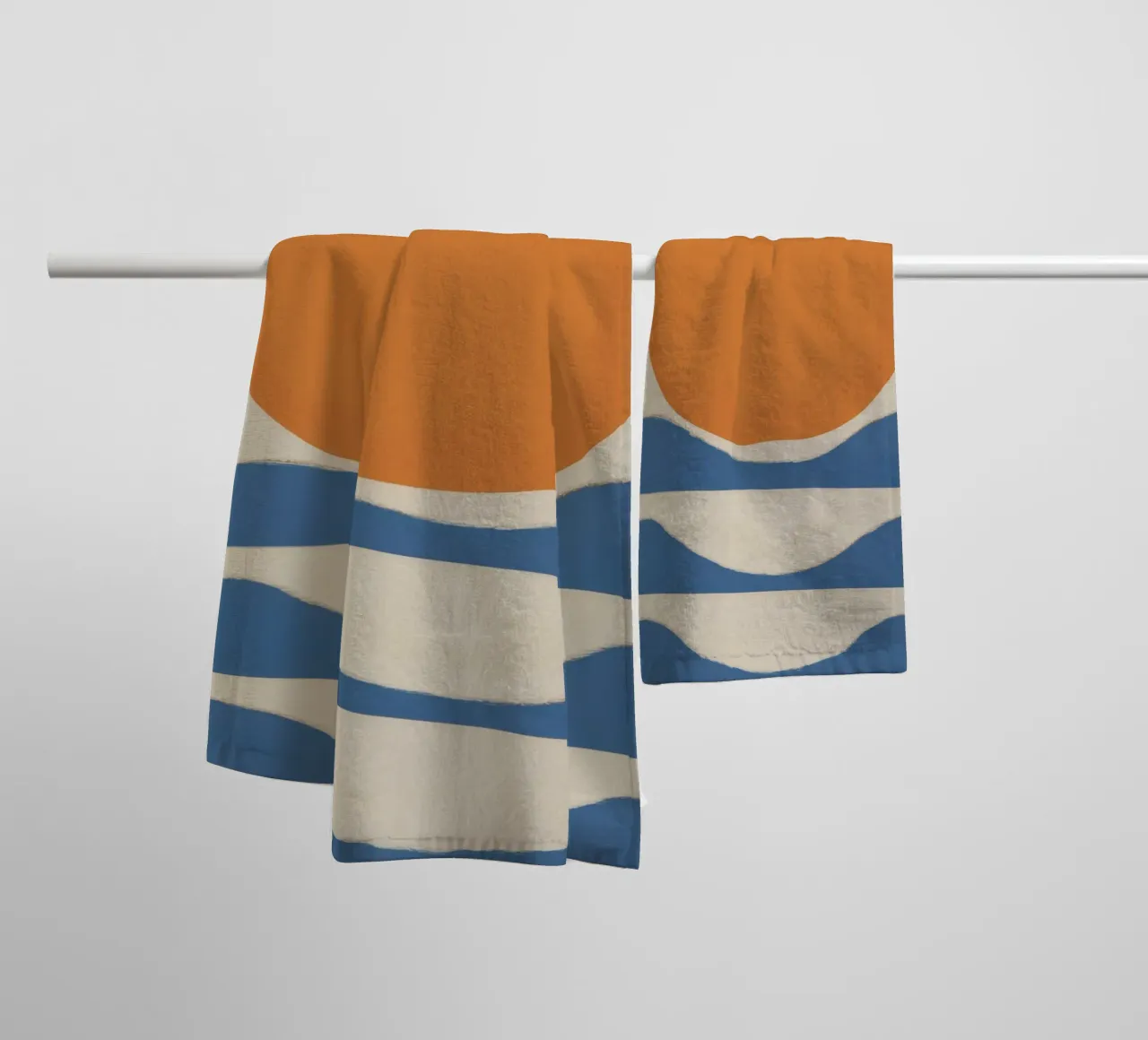 Étreinte de l'orbe géant serviette de bain de Moonlite Desire