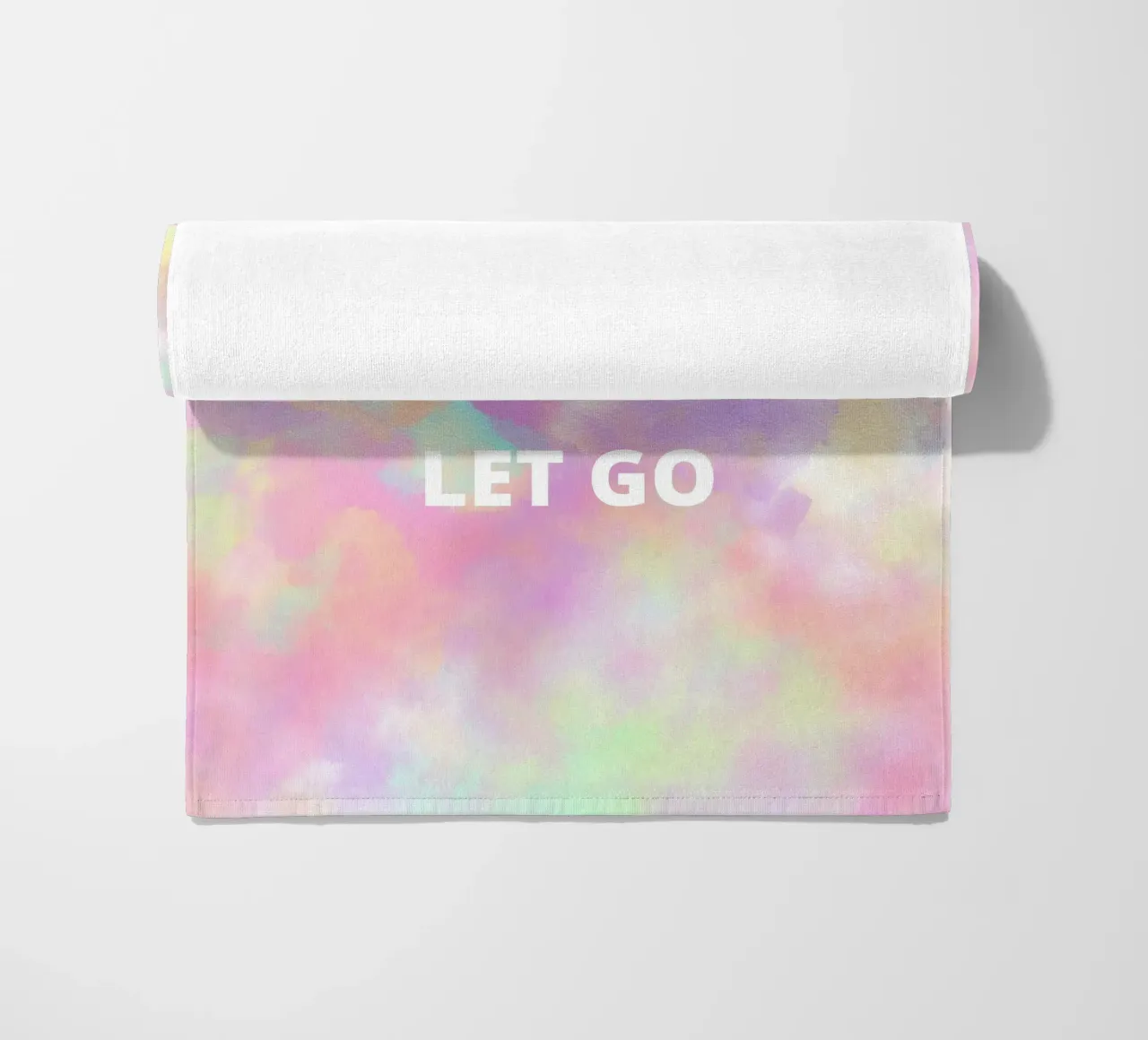 Breathe In, Let Go toalla de playa de Words by Niki