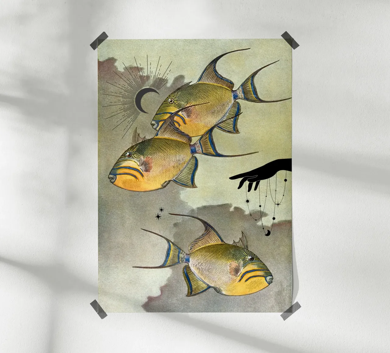 Poisson tigre et talisman - Press Play Art Print Collage poster avec cadre en plastique de Press Play Art Prints