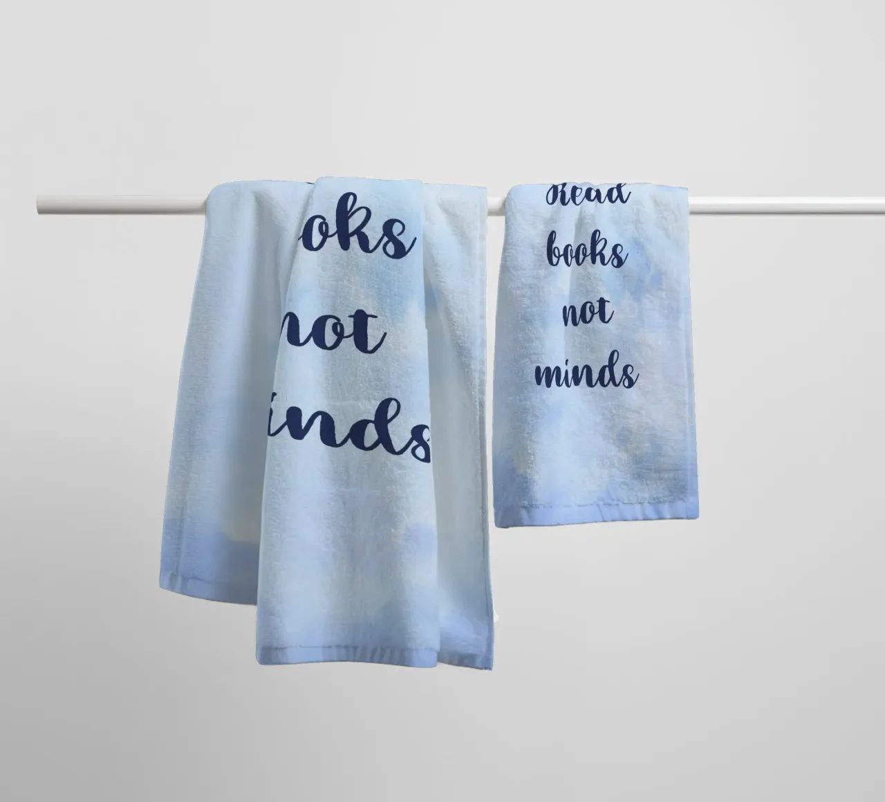 Read Books, Not Minds asciugamano da bagno da Words by Niki