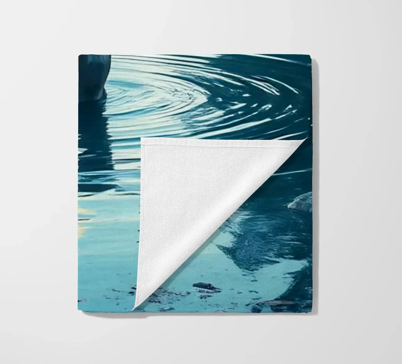 Cervi in un fiume tranquillo telo mare da Wild Beauty