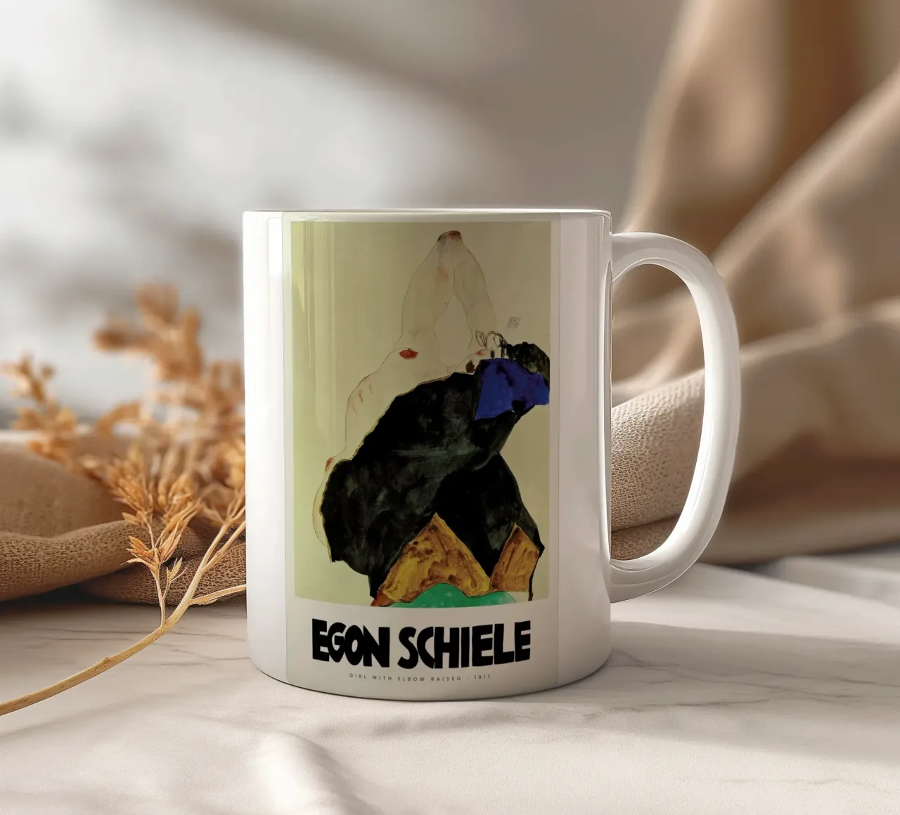 Schiele - Girl With Elbow Raised II tazza in ceramica da Vintage by JUNIQE