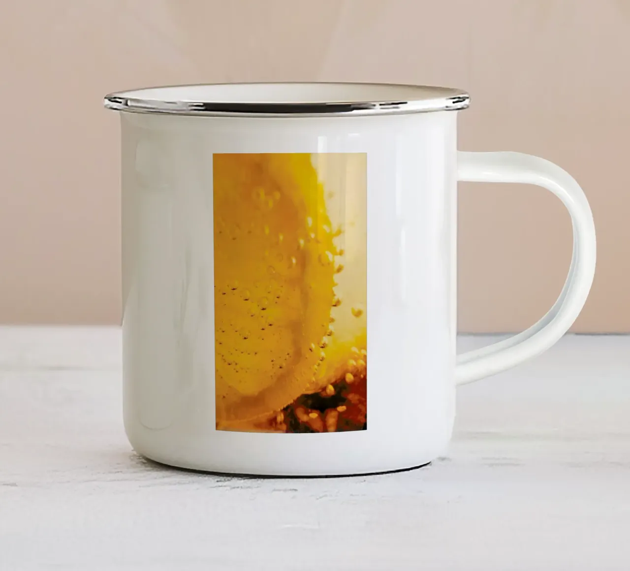 Lemon Close Up tazza in smalto da Sebastian Hilgetag