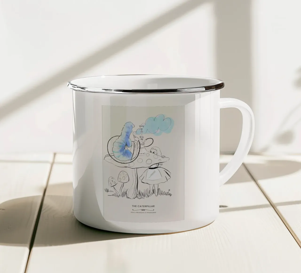 The Caterpillar tazza in smalto da Little Flourishes